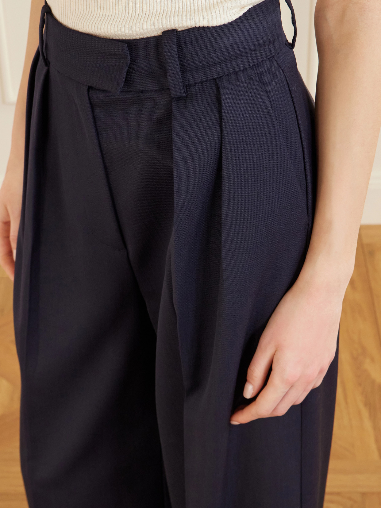 Anine Bing Lou Pleated Woven Wide-leg Pants In Blue