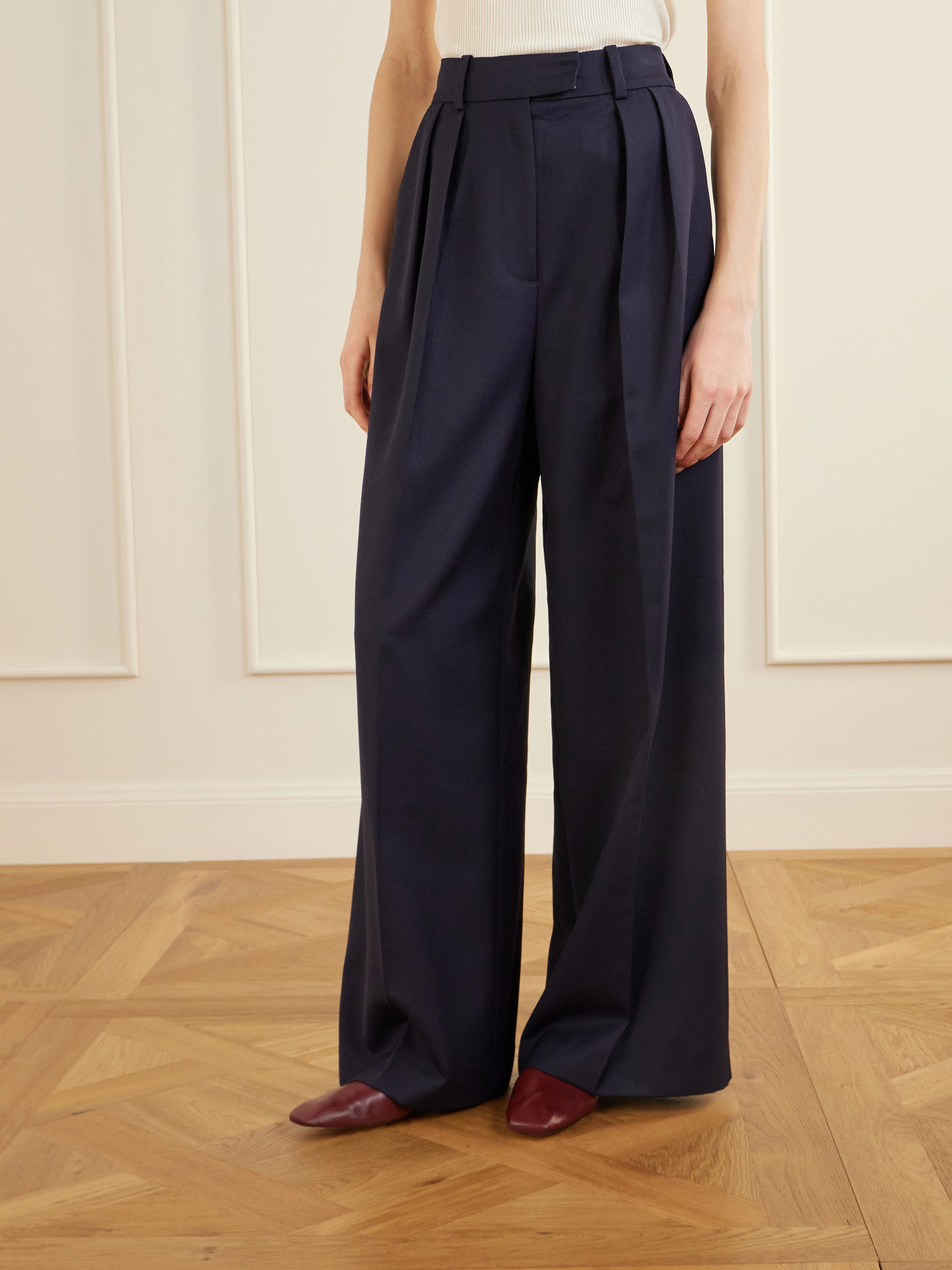 Anine Bing Lou Pleated Woven Wide-leg Pants In Blue