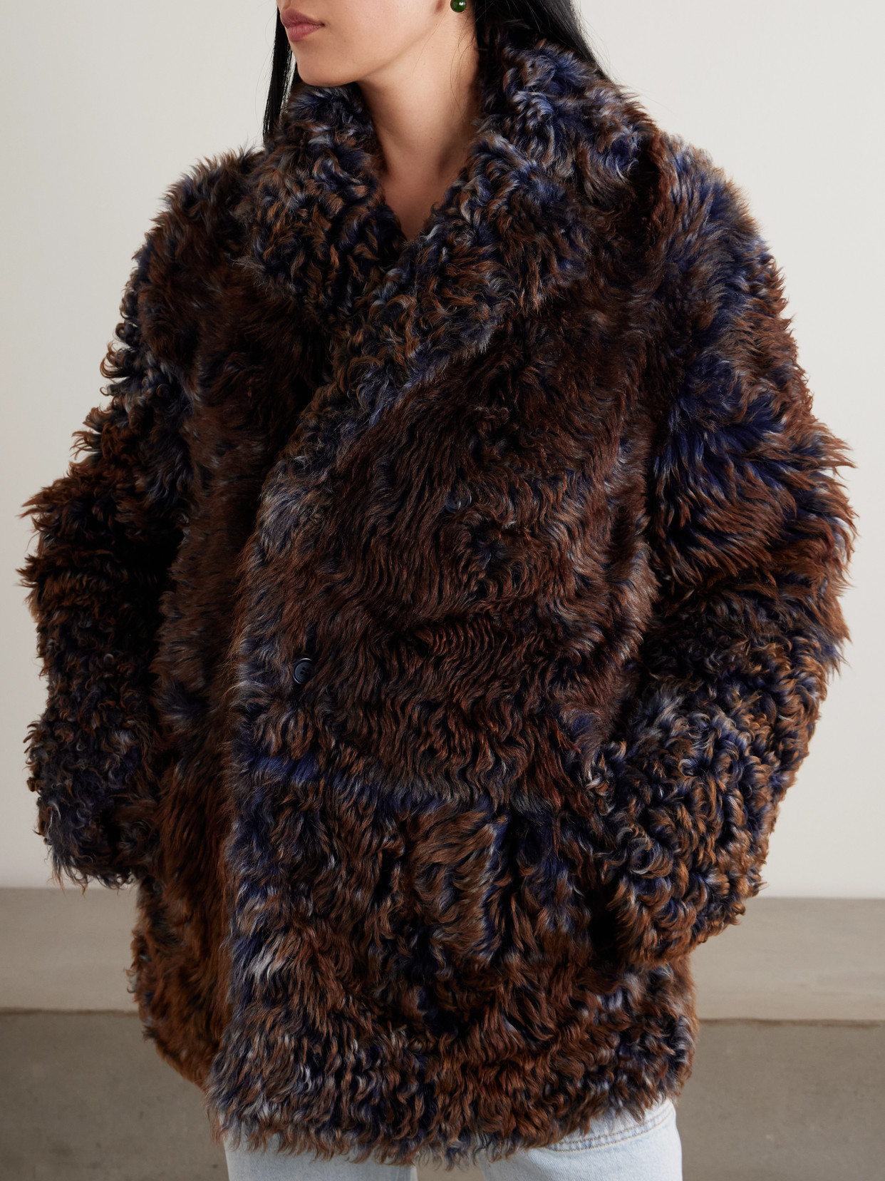 Sanderlak Double-breasted Shearling Coat In Brown