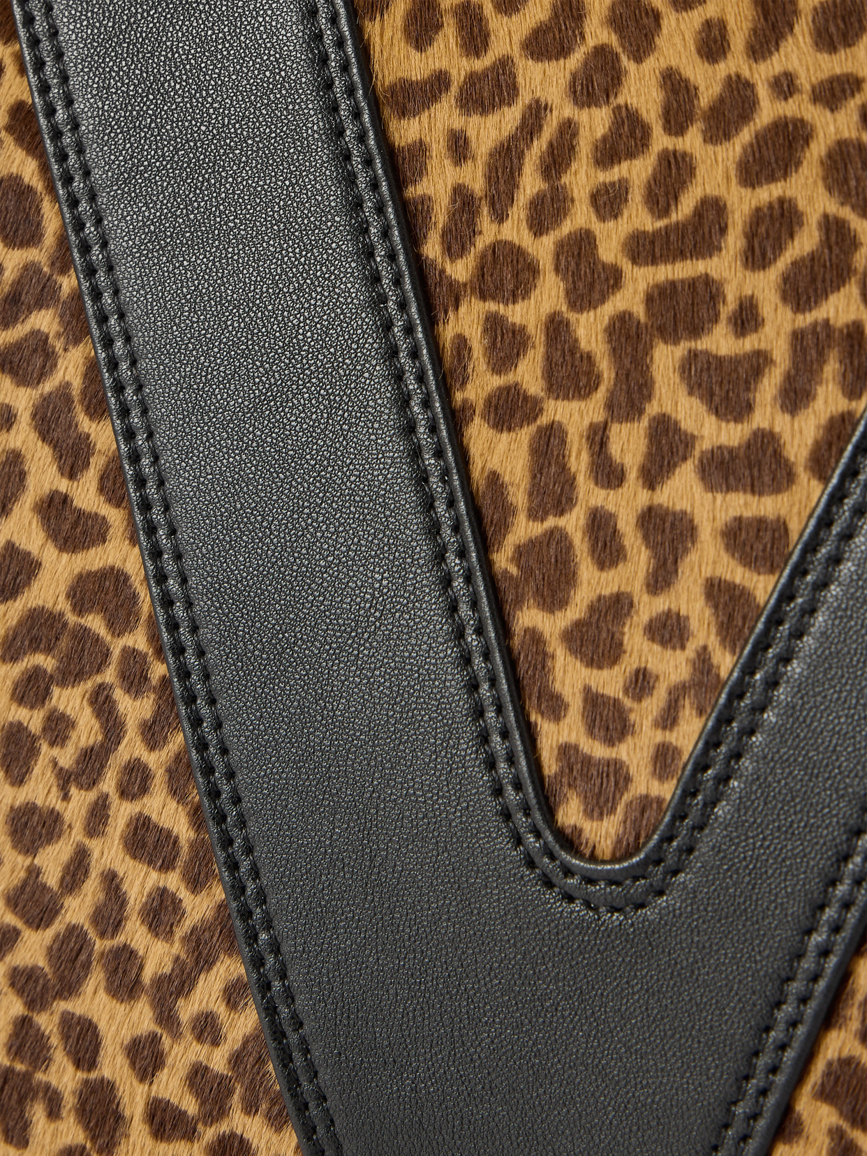 Valentino Garavani Viva Superstar Medium Shopping Bag In Calfskin With Pony Effect In Multi