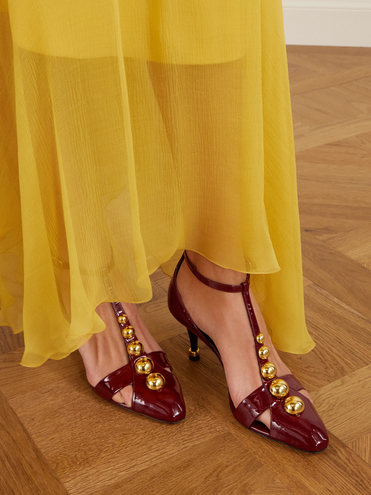 Chloé Cleiat Embellished Patent-leather Pumps In Red