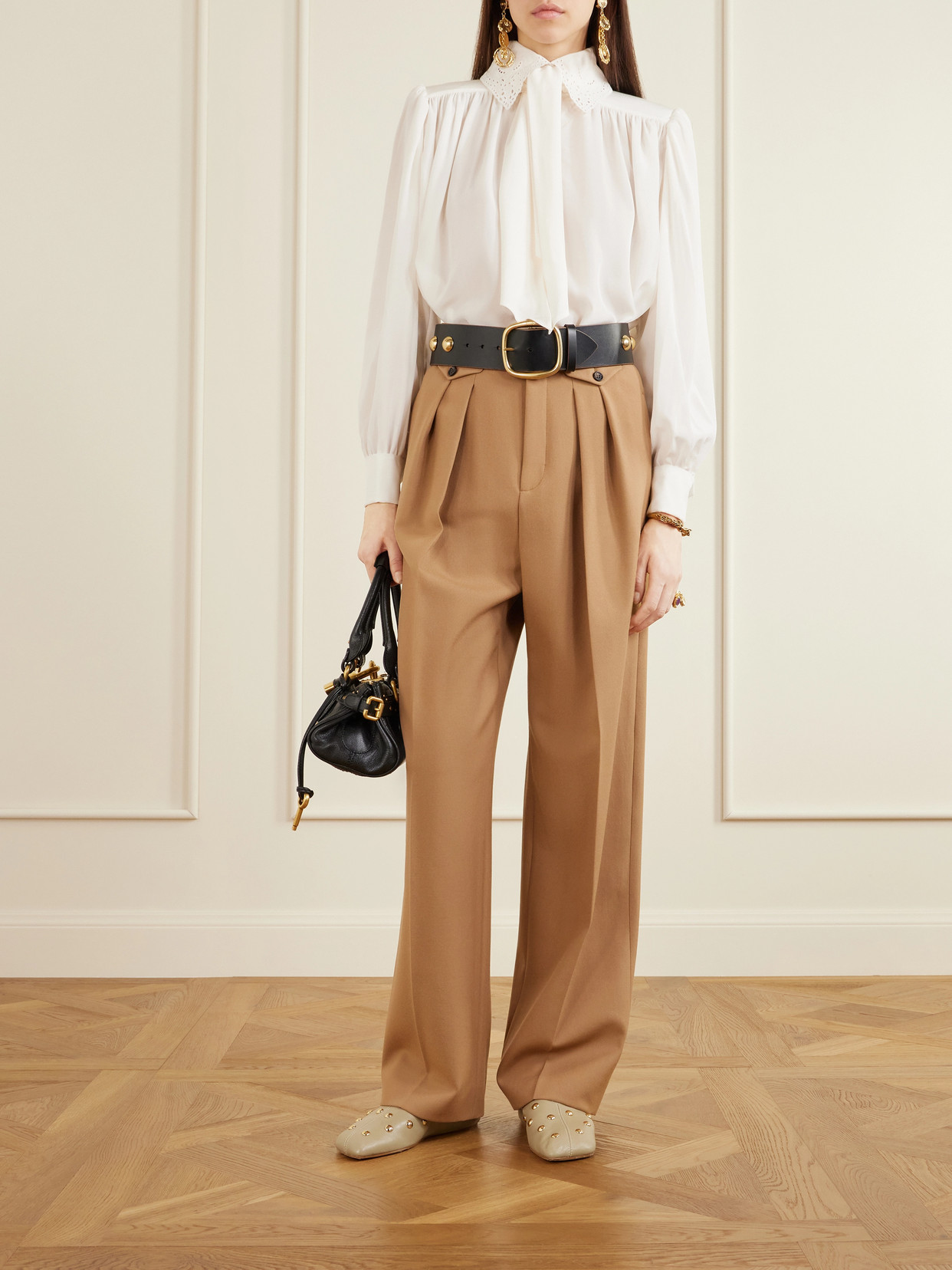 Chloé Rita Embellished Leather Ballet Flats In Neutral