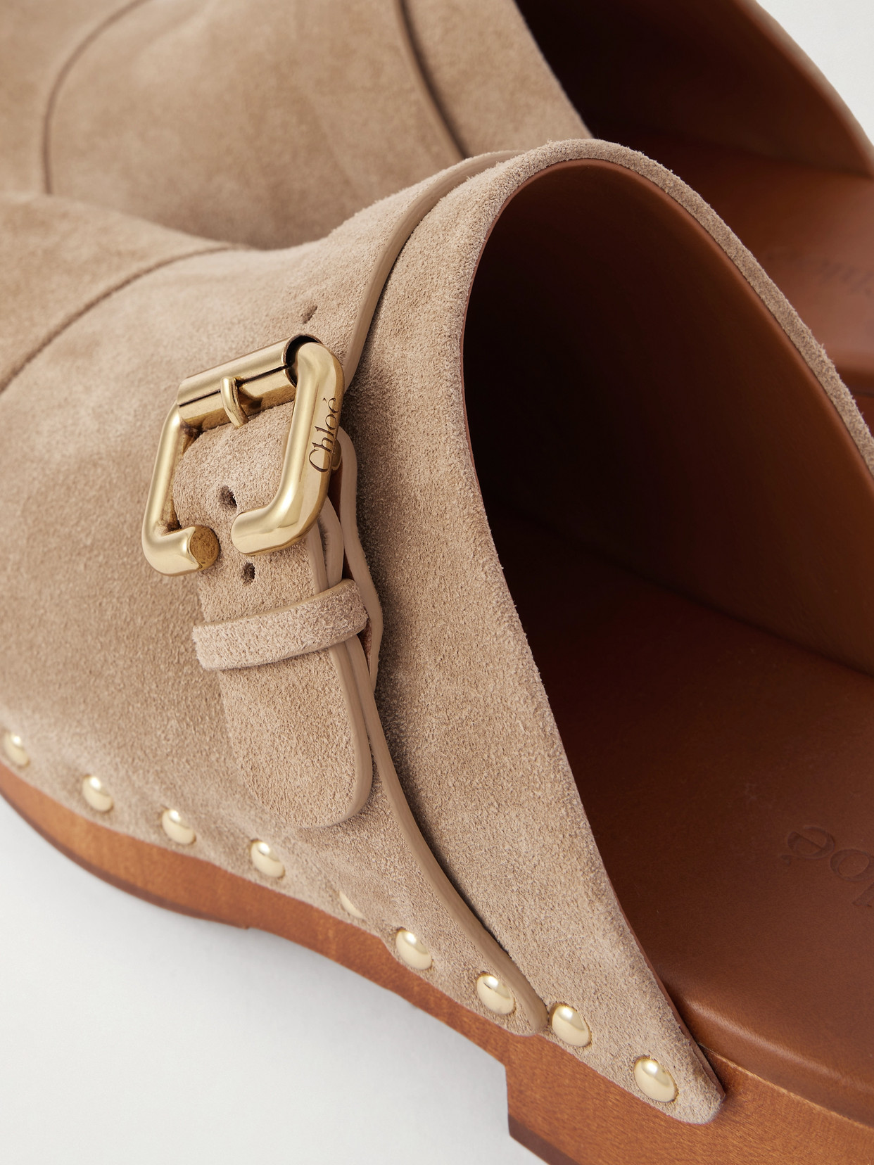 Chloé Jeannette Embellished Suede Clogs In Neutral