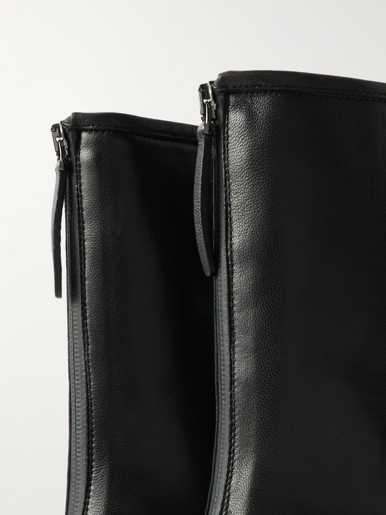 Legres Grained Leather Ankle Boots In Black