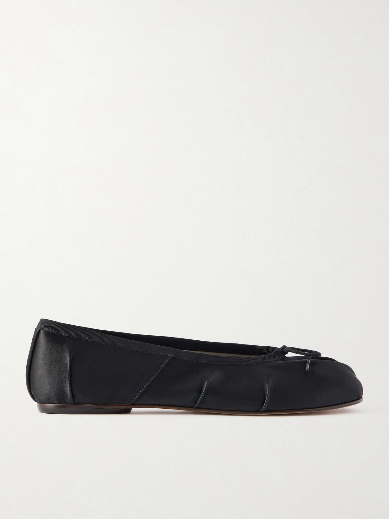 Maison Margiela Split-toe Minimalist Flat Shoes With Bow Accent In Black