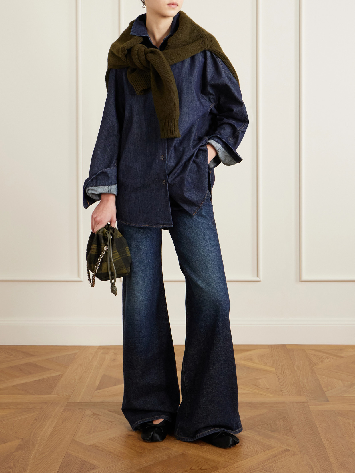 Maison Margiela Split-toe Minimalist Flat Shoes With Bow Accent In Black