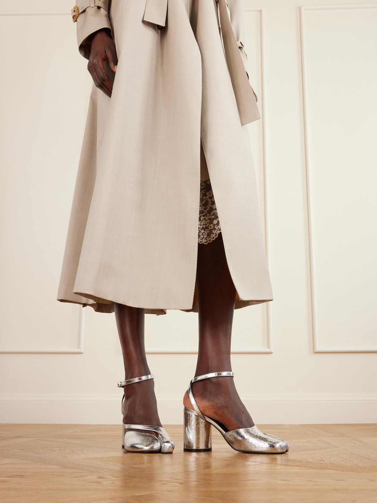 Maison Margiela Tabi Broken Mirror Leather Split-toe Pumps In Metallic