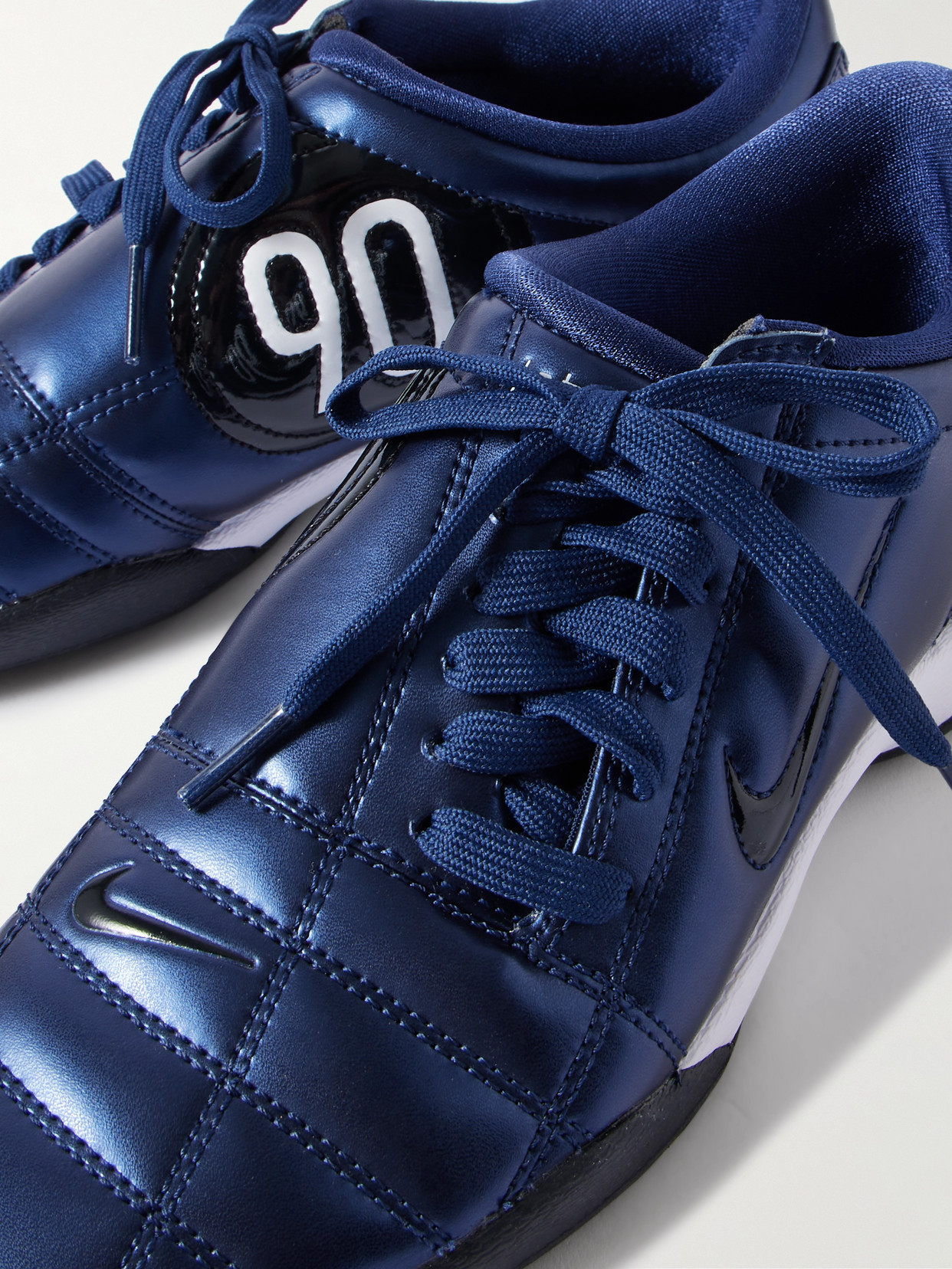 T90 Sneakers