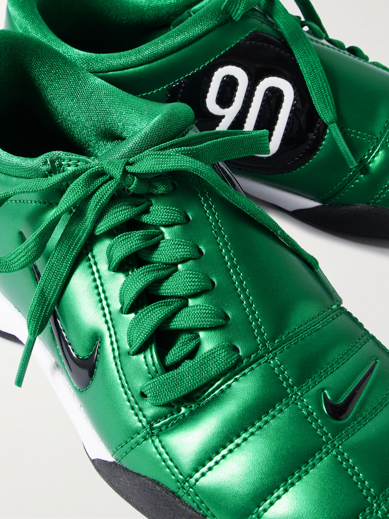 T90 Sneakers