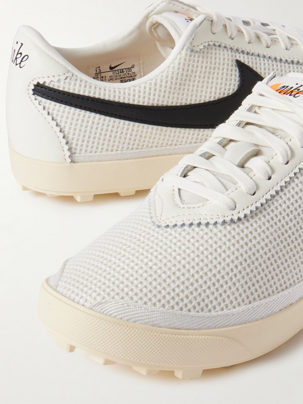 Astrograbber Sneakers