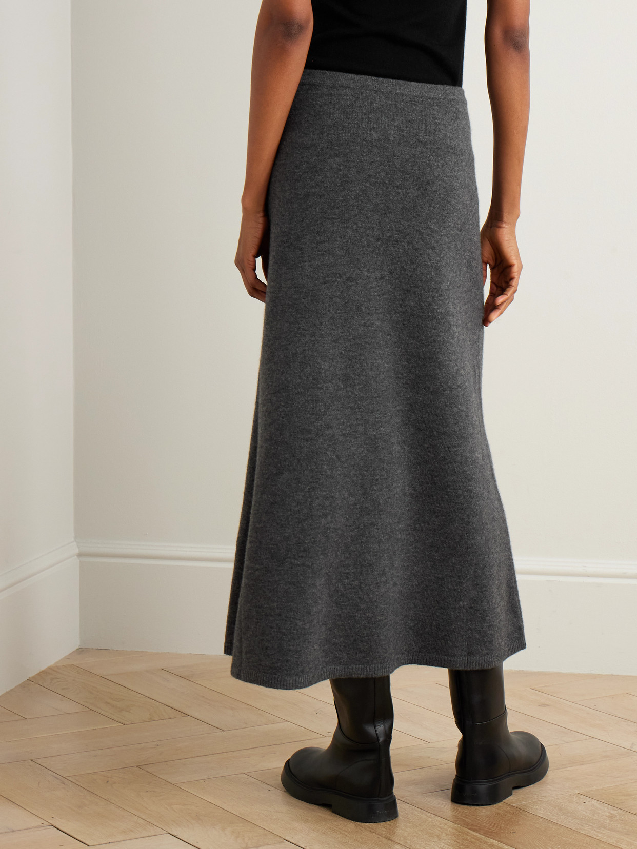 Theory Knit Pull-on Skirt In Astor Wool In Gray