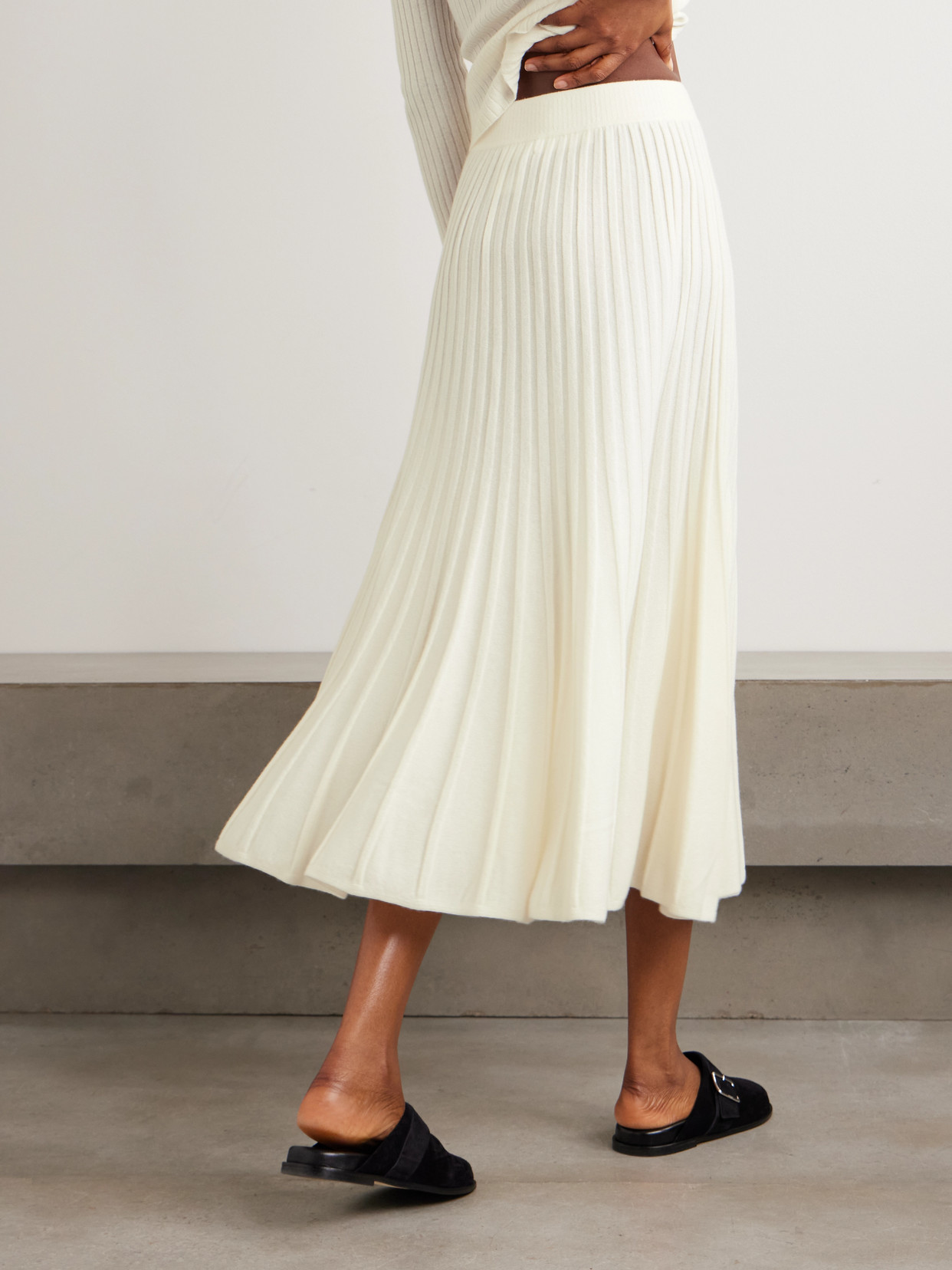 Arch4 Sabrina Pleated Organic Cashmere Midi Skirt In White