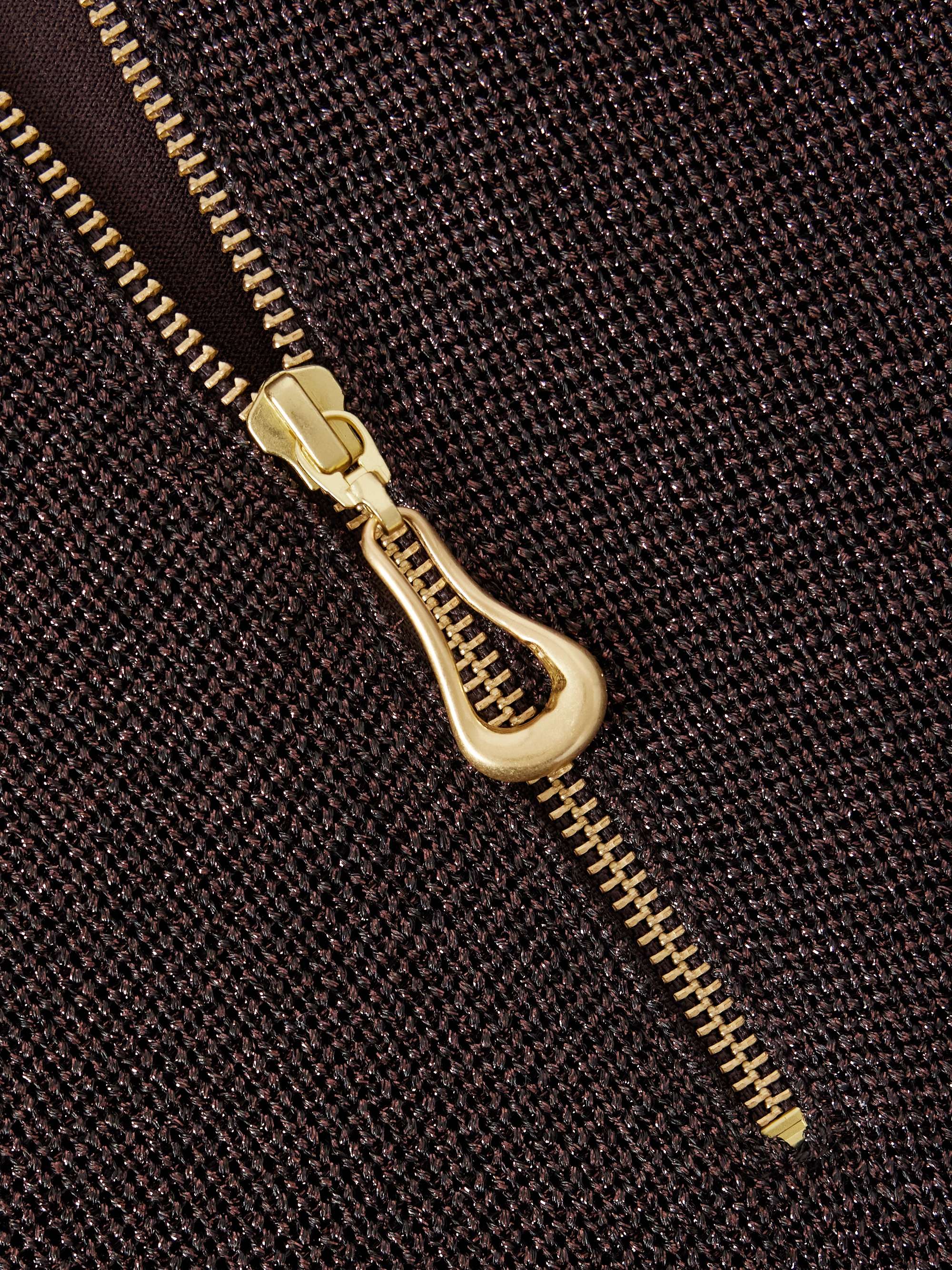 AJE. 