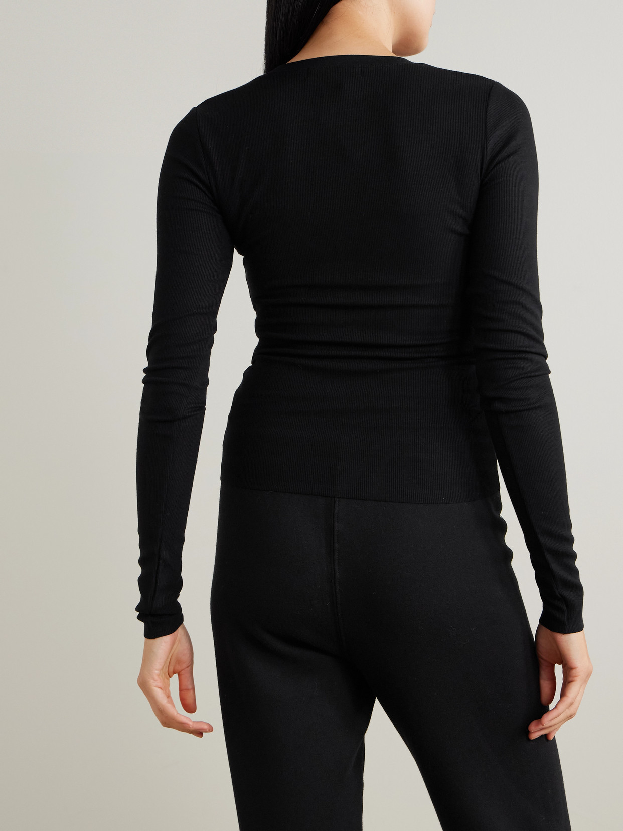 Éterne Ribbed-knit Henley Top In Black