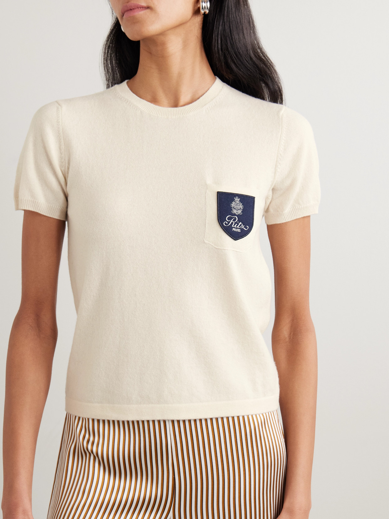 Frame + Ritz Paris Appliquéd Cashmere T-shirt In Neutral