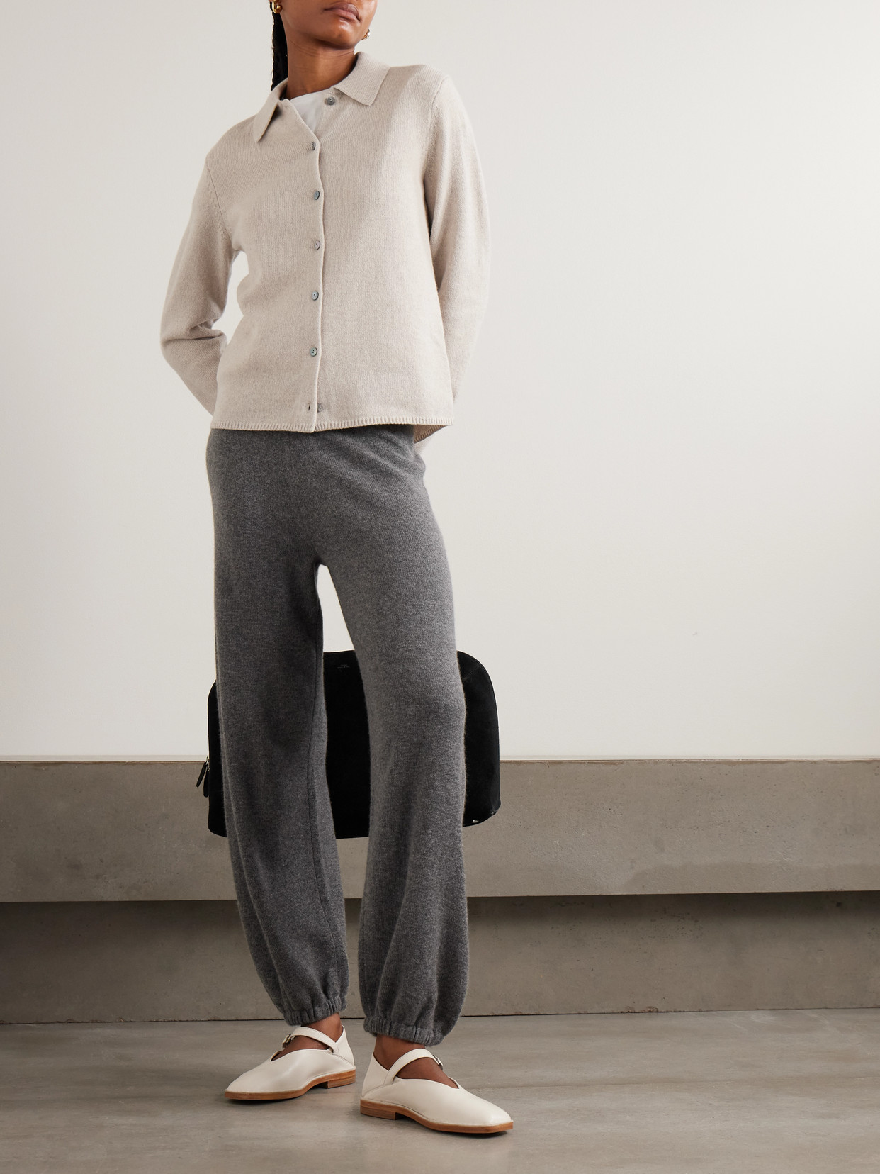 Theory Cashmere Tapered Sweatpants In Gray