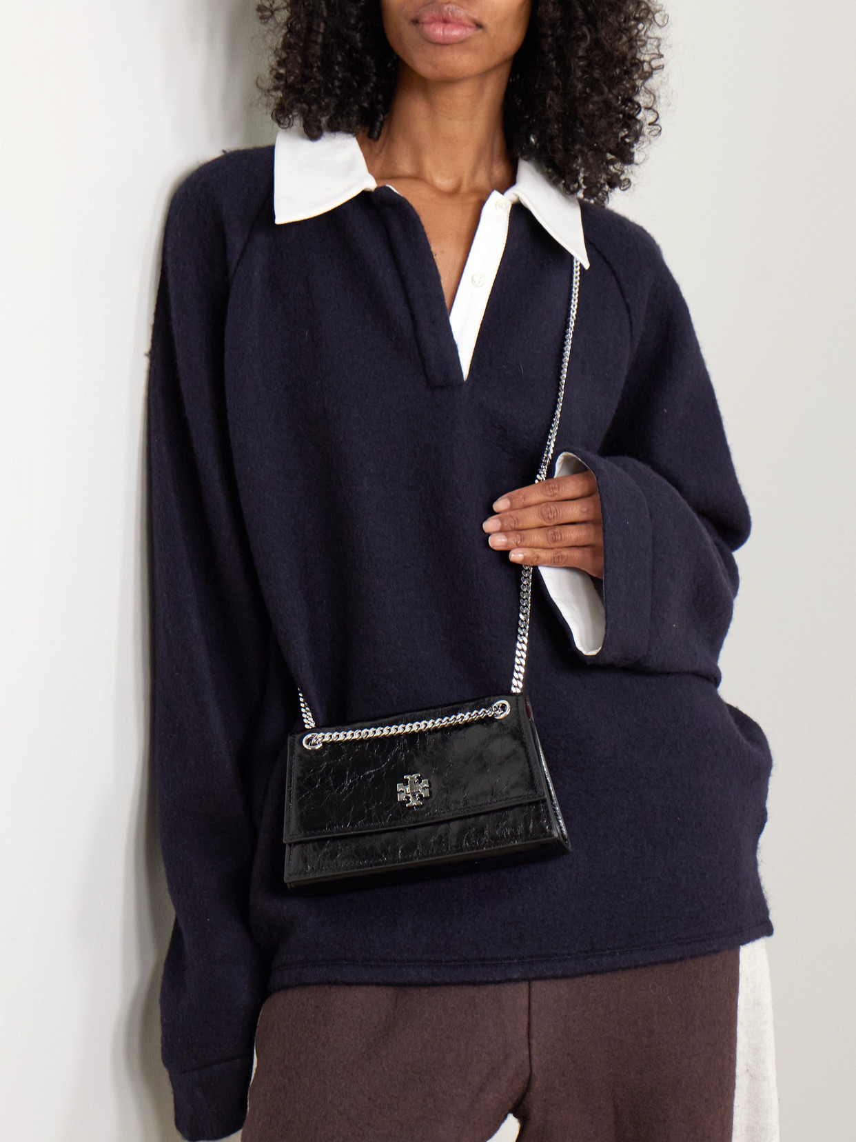 Tory Burch Kira Black Crossbody Bag With Chain Strap And Metallic Logo On The Front In Leather Woman In Black