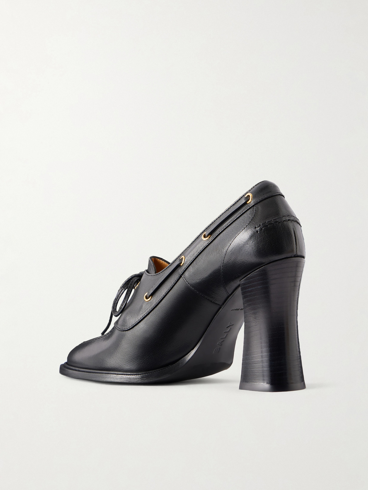 Saule Pumps