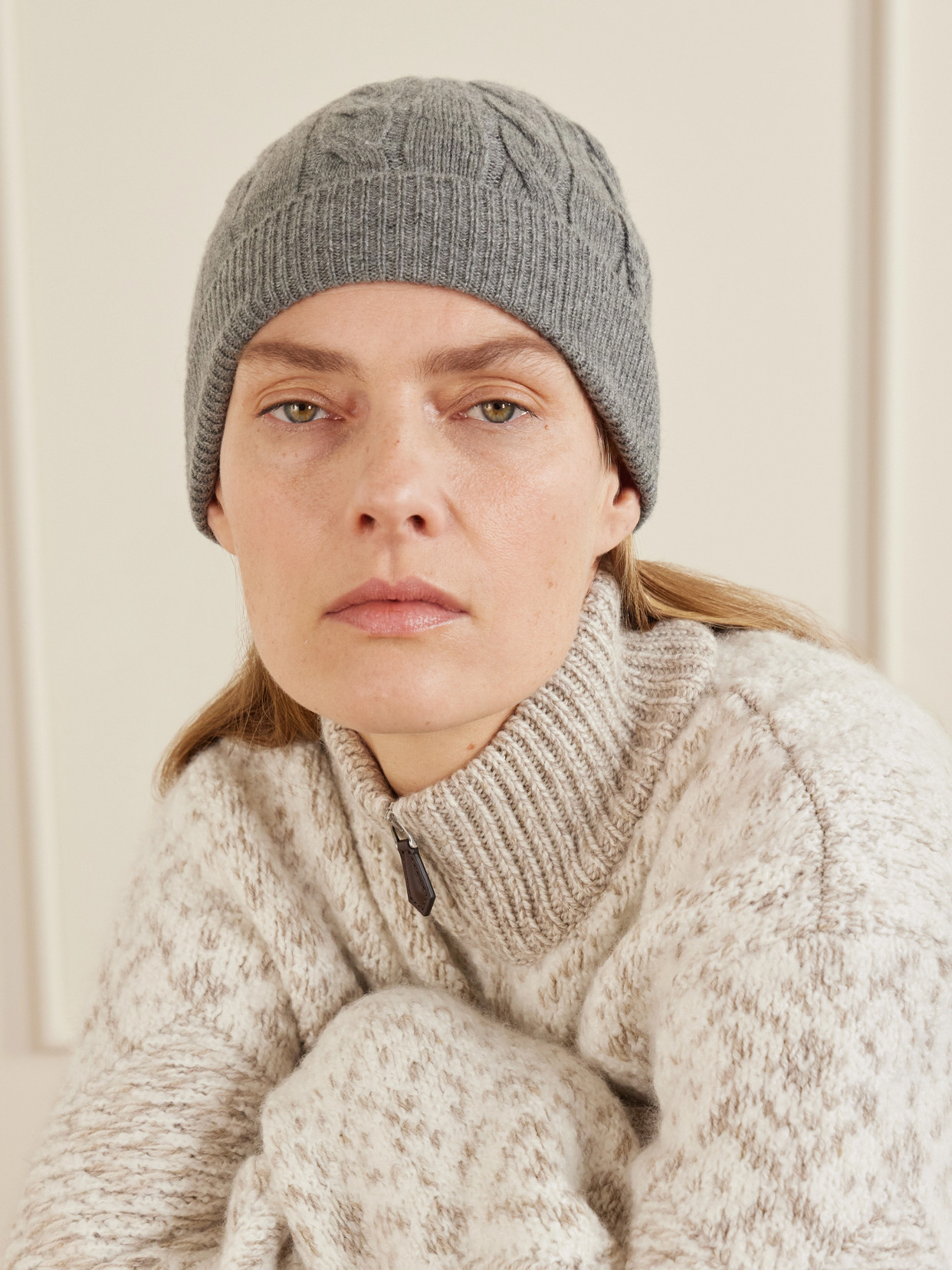 Loro Piana Cedar Cable-knit Cashmere Beanie In Gray