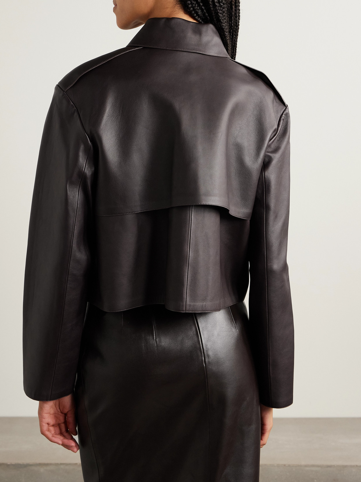 Theory Cropped Trench In Sleek Leather In Brown