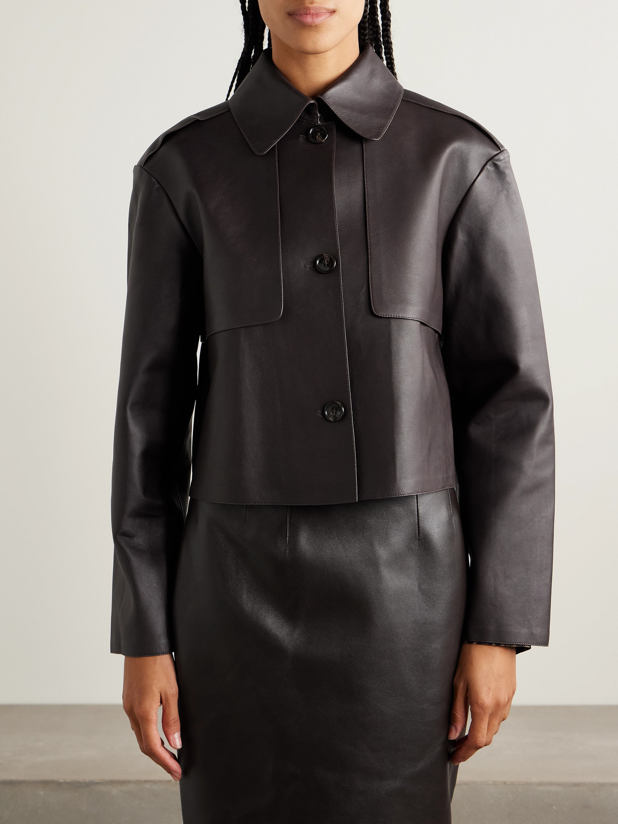 Theory Cropped Trench In Sleek Leather In Brown