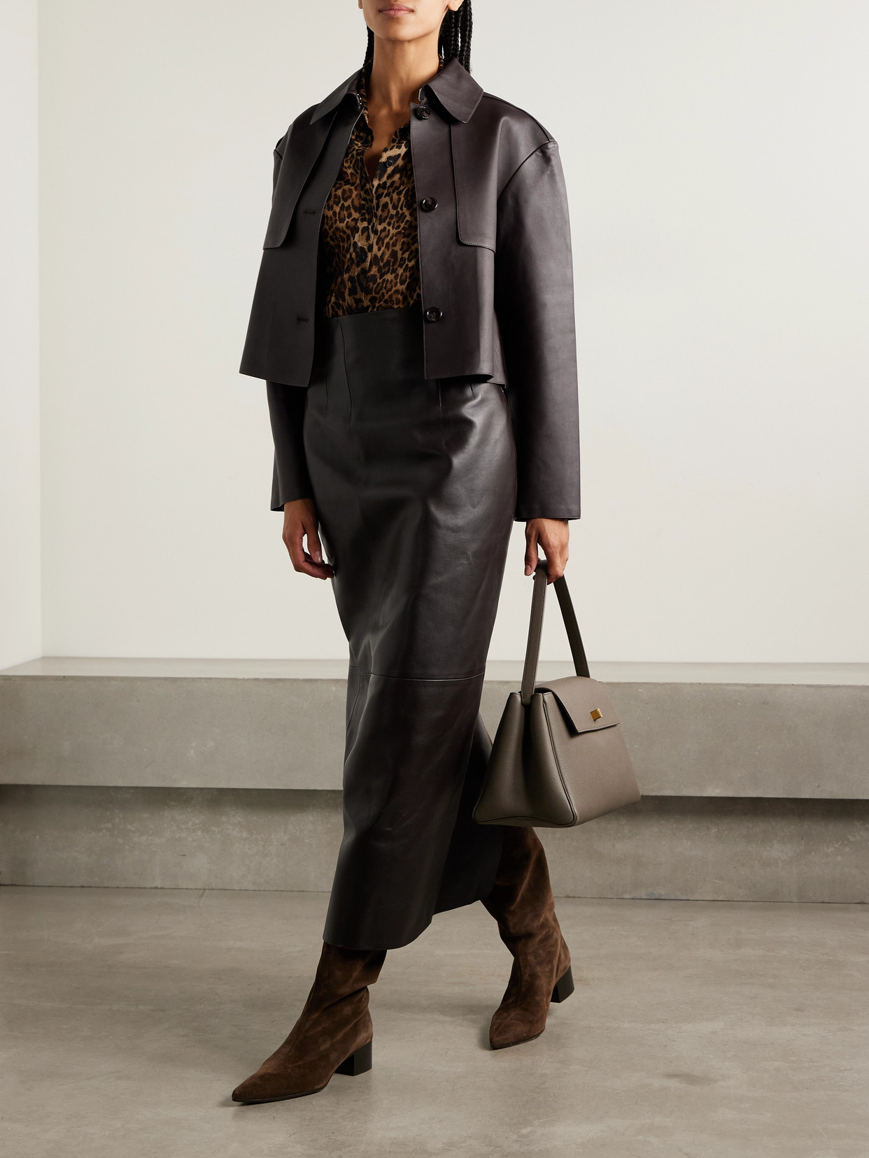 Theory Cropped Trench In Sleek Leather In Brown