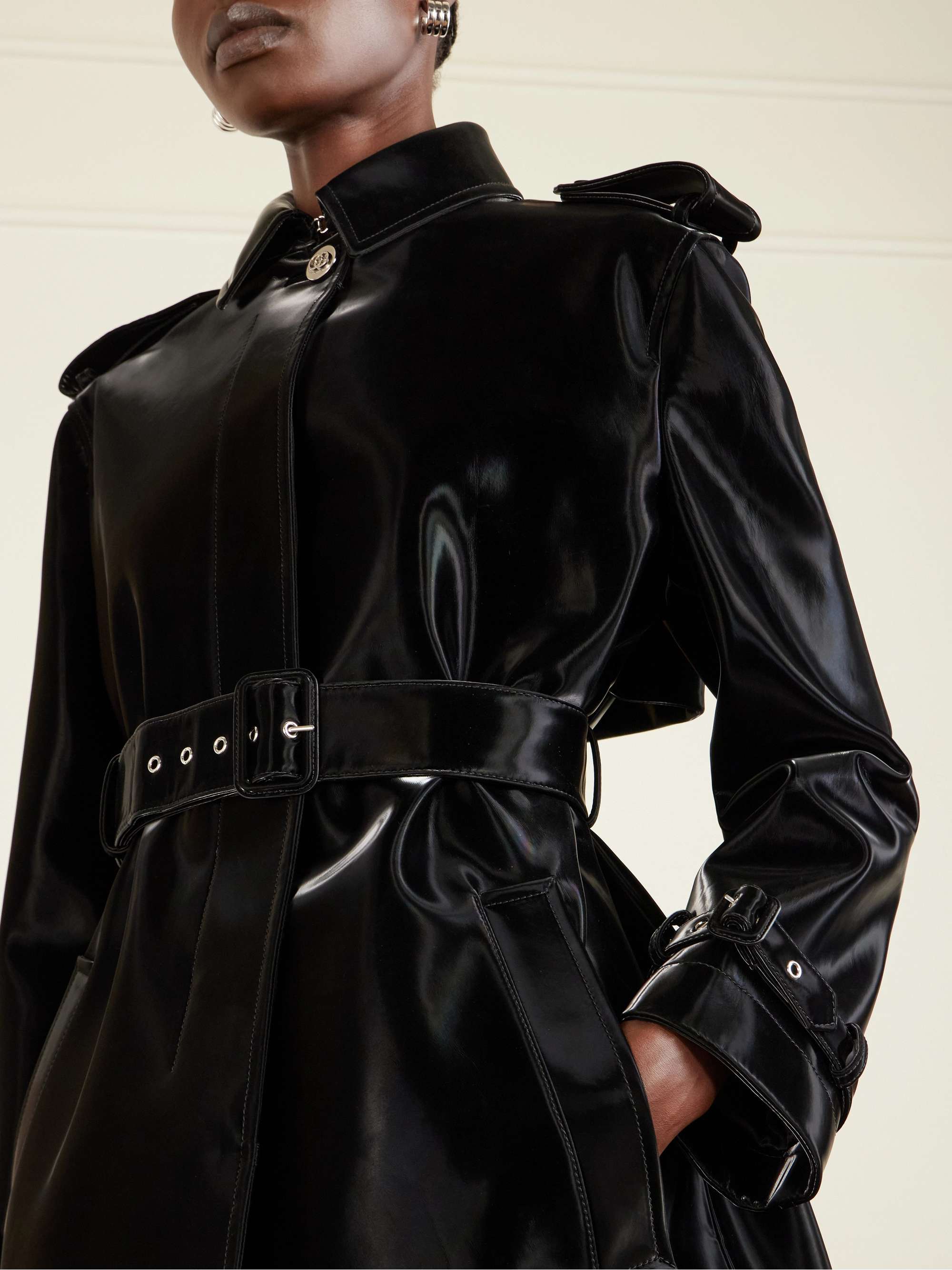 ジャケット・アウター GUCCI Belted trench coat nylon Black 38 GUCCI Belted glossed-leather trench coat | NET-A-PORTER