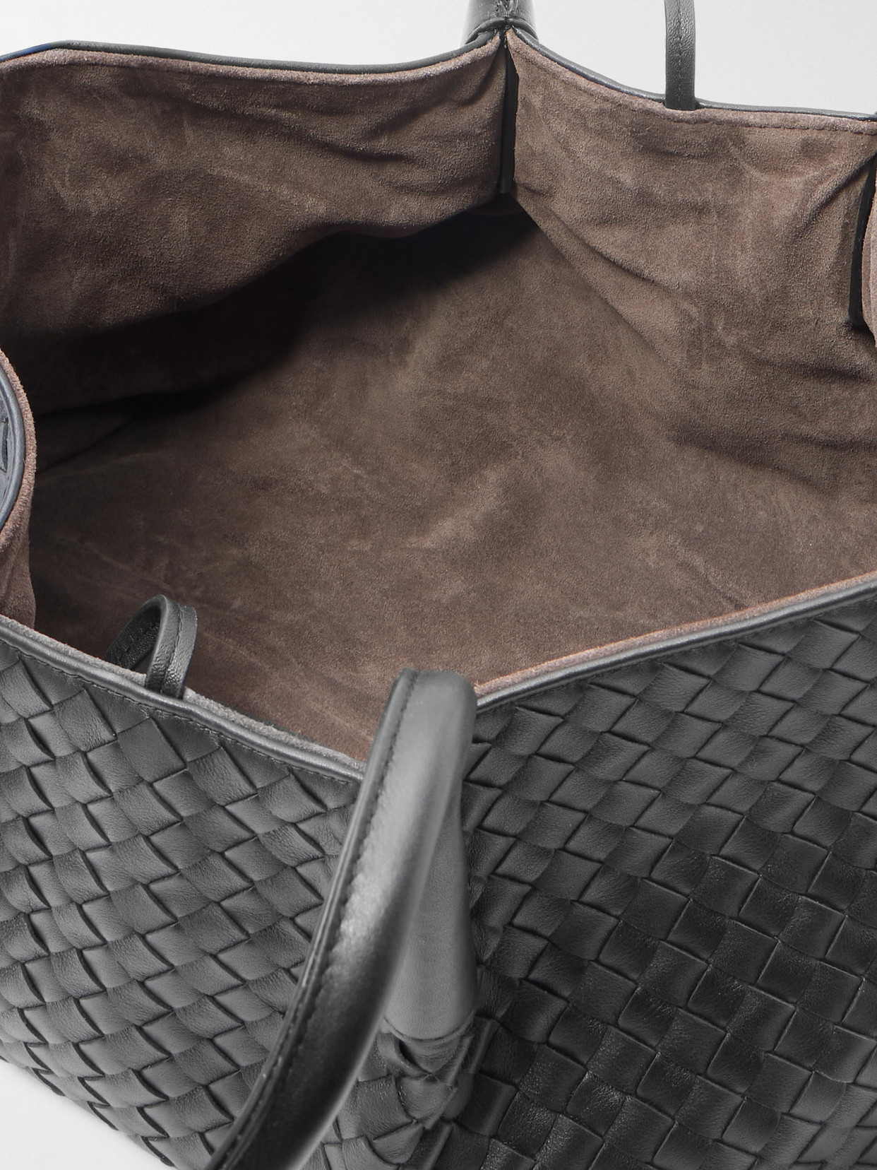 Bottega Veneta Pinacoteca Small Intrecciato Leather Tote In Black