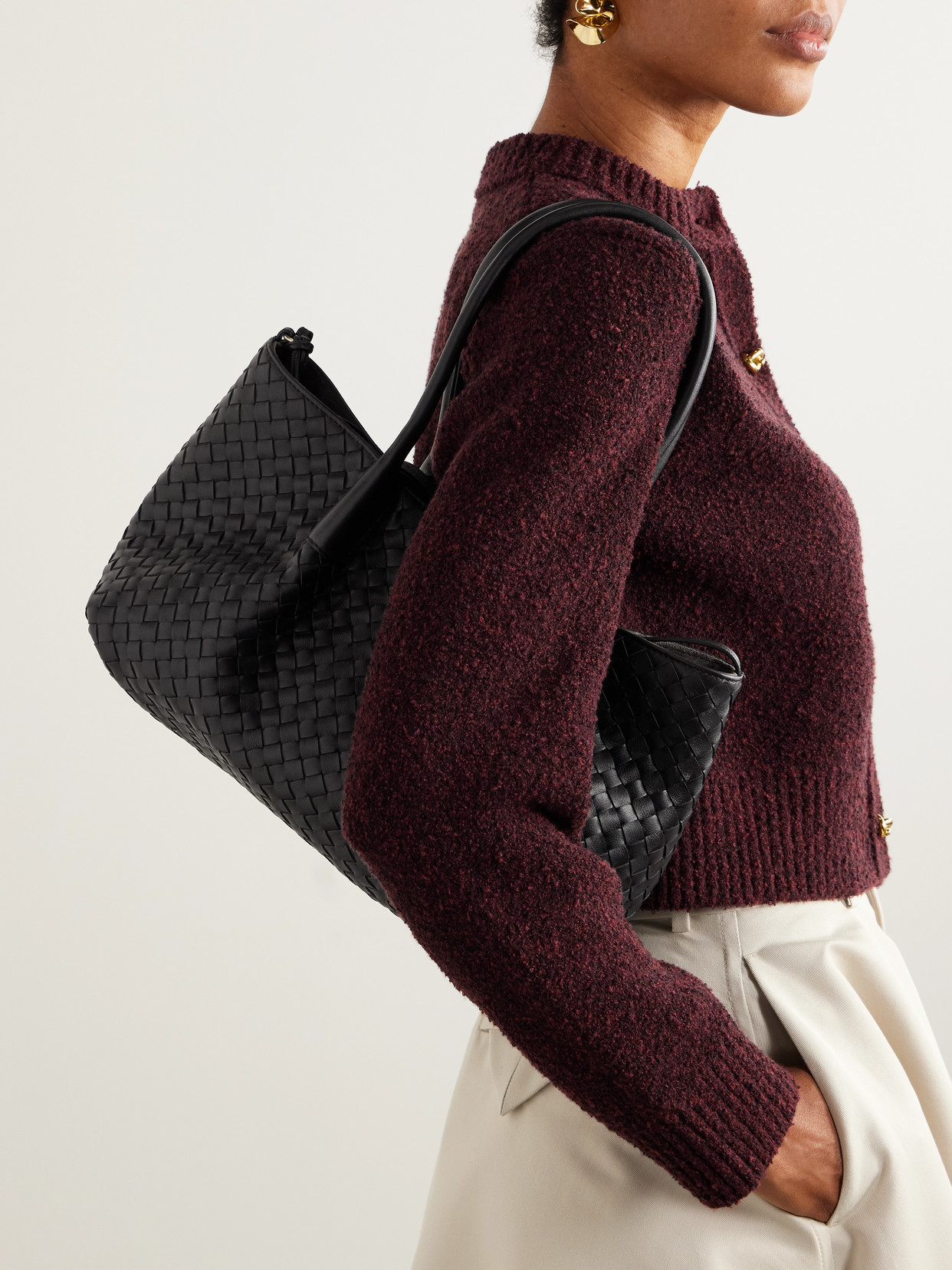 Bottega Veneta Pinacoteca Small Intrecciato Leather Tote In Black