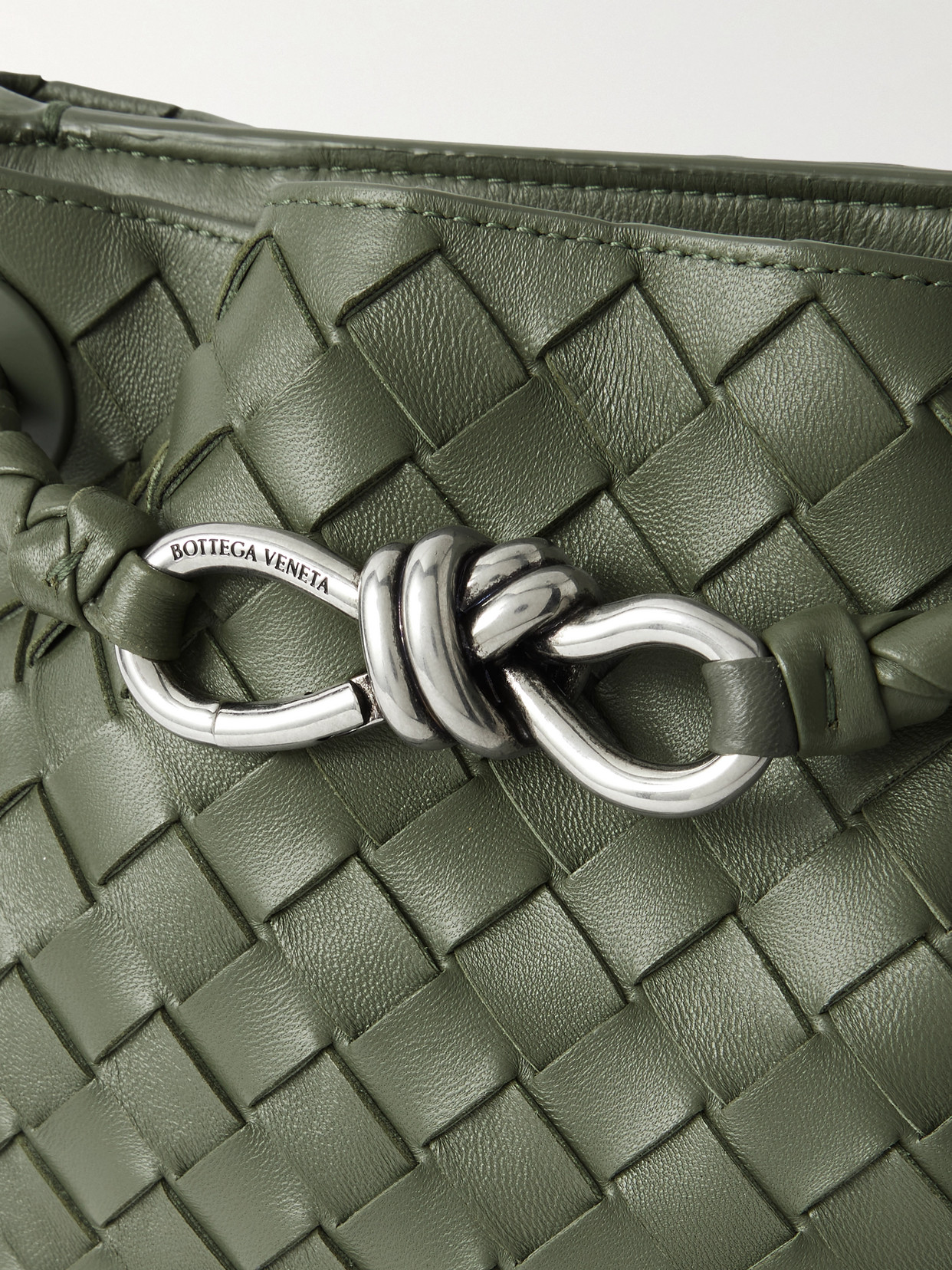 Bottega Veneta Andiamo Intrecciato Leather Bucket Bag In Green