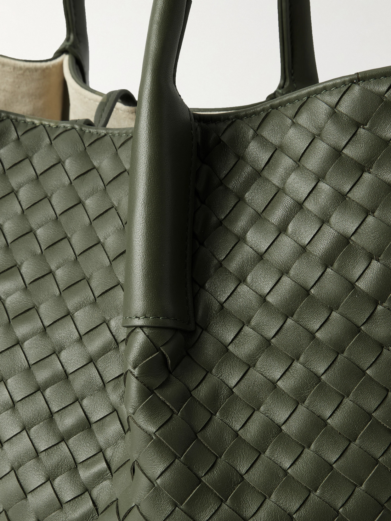 Bottega Veneta Pinacoteca Intrecciato Leather Tote In Green