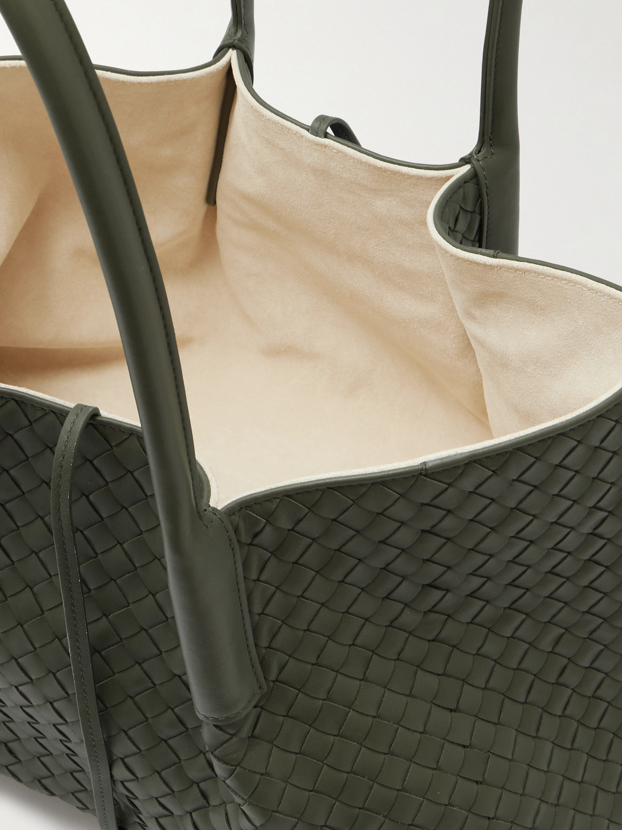 Bottega Veneta Pinacoteca Intrecciato Leather Tote In Green