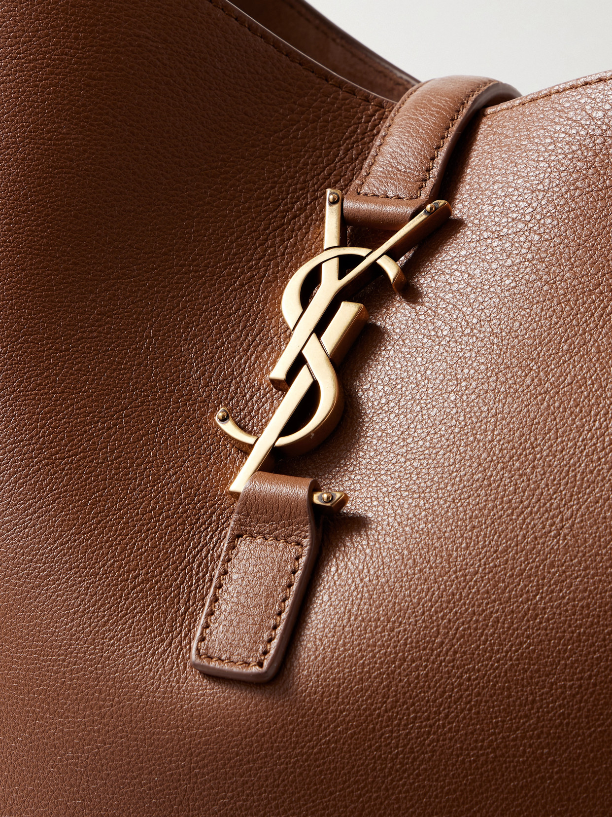 Saint Laurent 7 Large Shoulder Bag In Brown