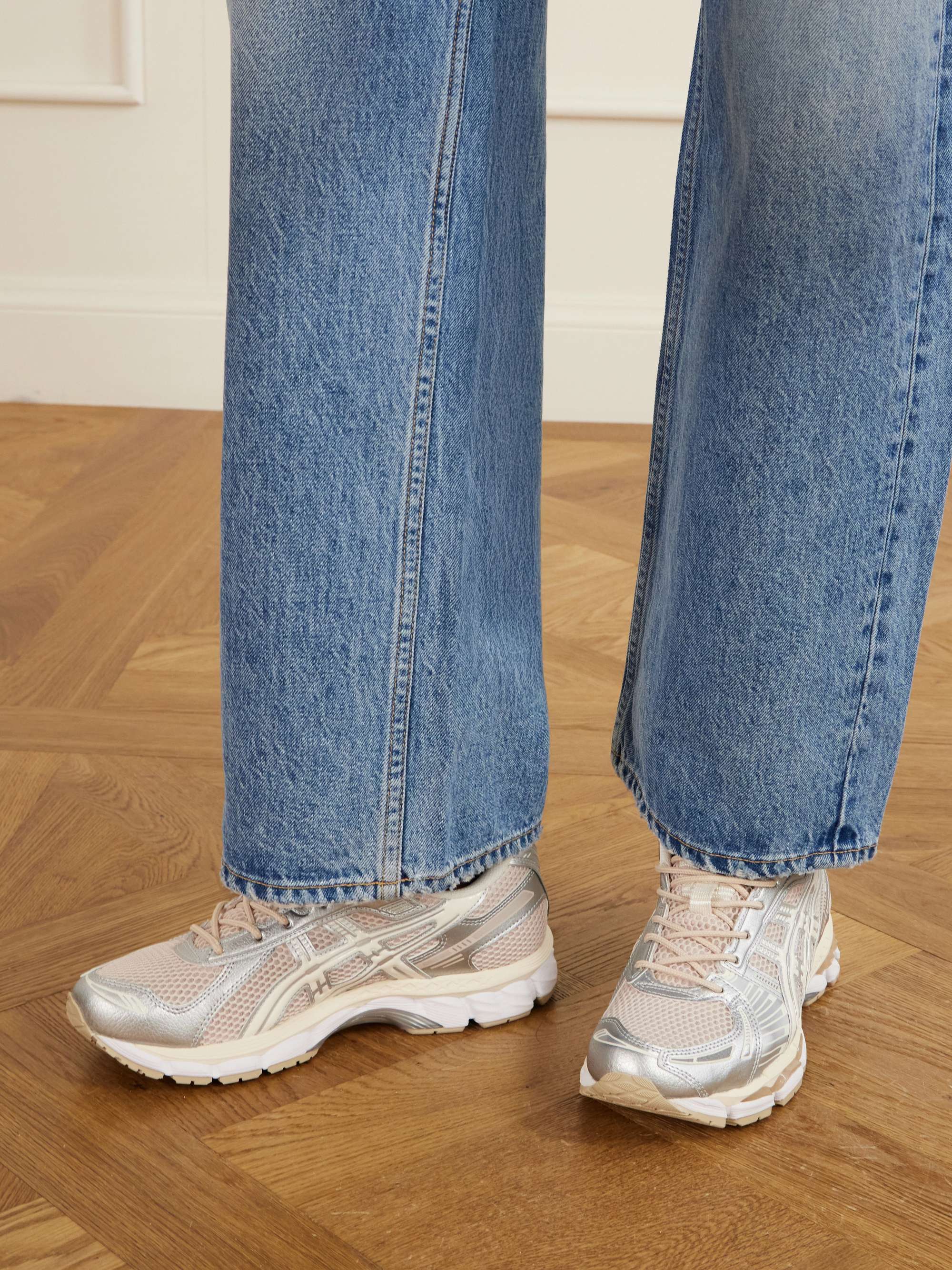 ASICS 