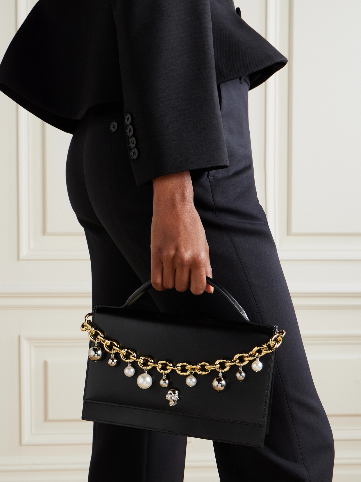 Alexander Mcqueen Skull Leather Clutch In Black