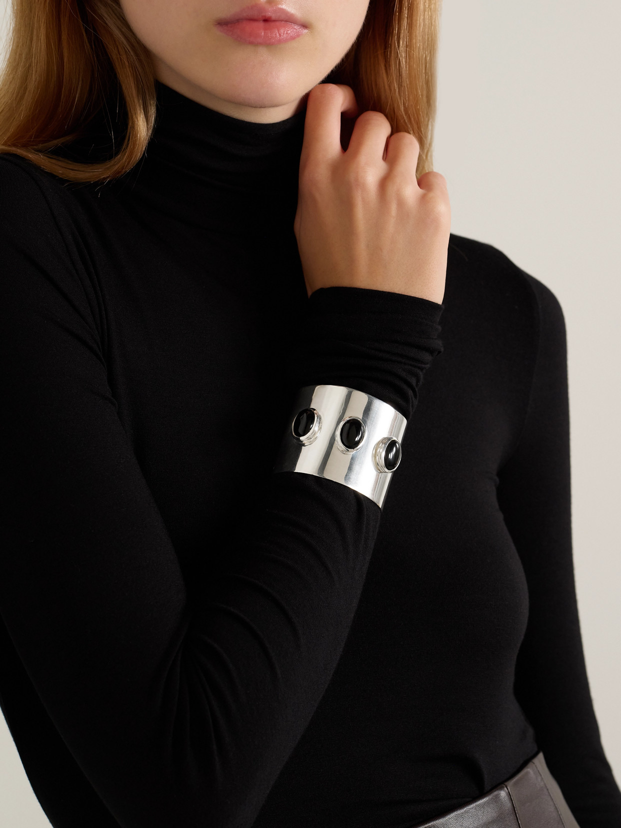 Juju Vera Fiona Silver-tone Onyx Cuff In Silver