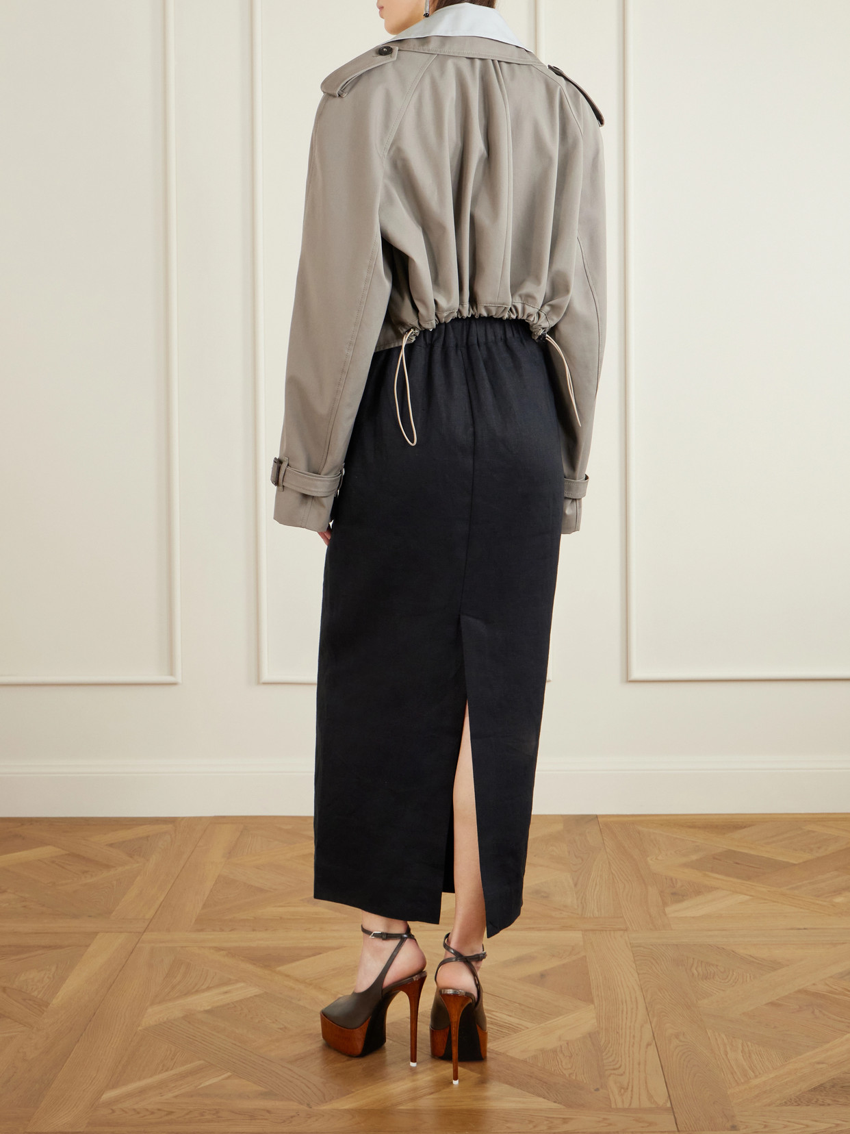 Attico Short Trench Jacket In Brown