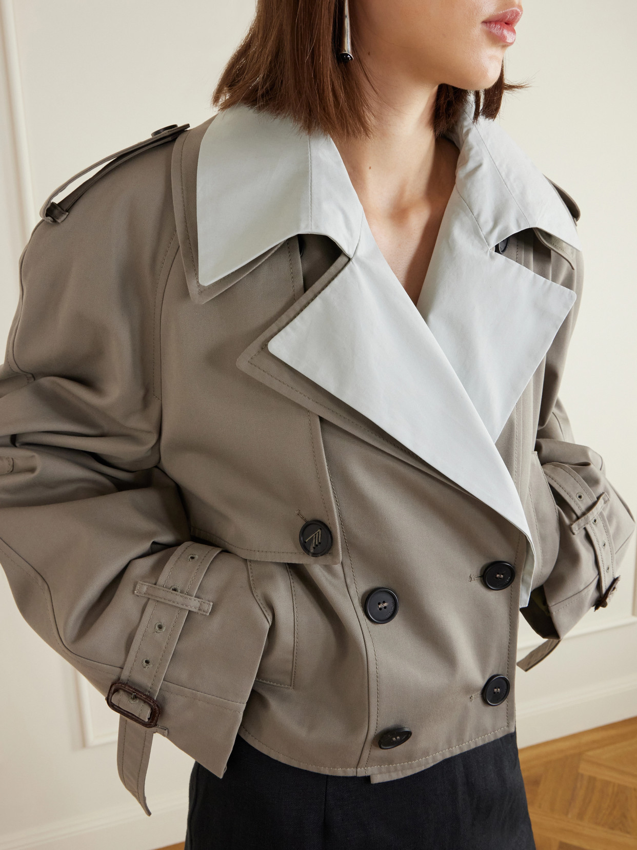 Attico Short Trench Jacket In Brown