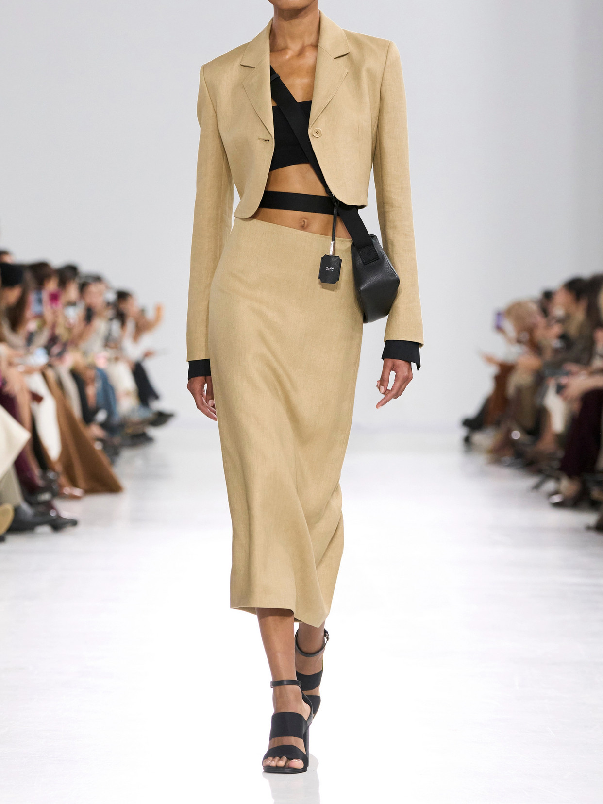 Max Mara Buono Diagonal Cropped Jacket In Camel Linen In Blue