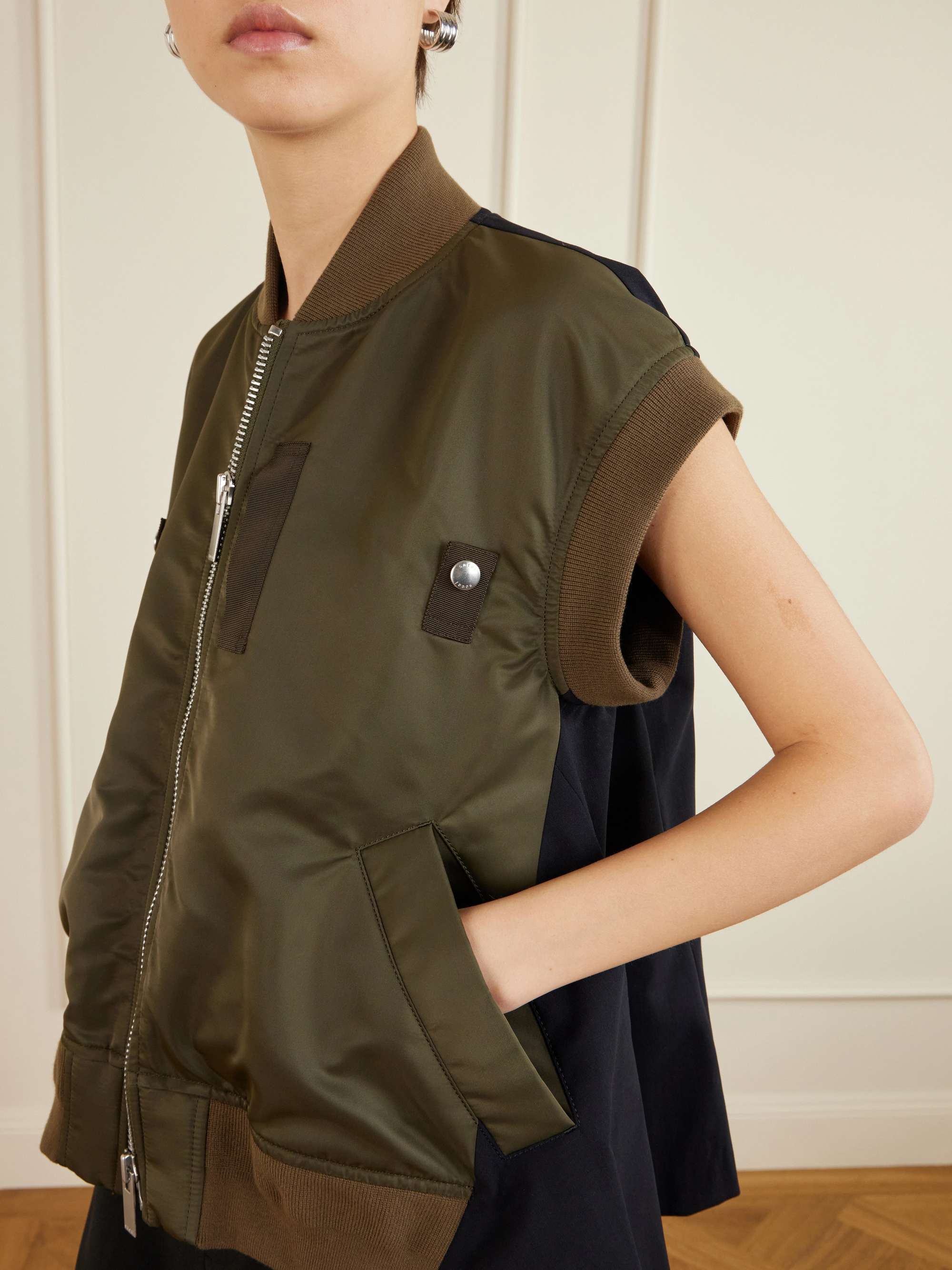 【新品・未使用】sacai 再構築gilet sacai - 【新品・未使用】sacai 再構築giletの通販 by TK's shop