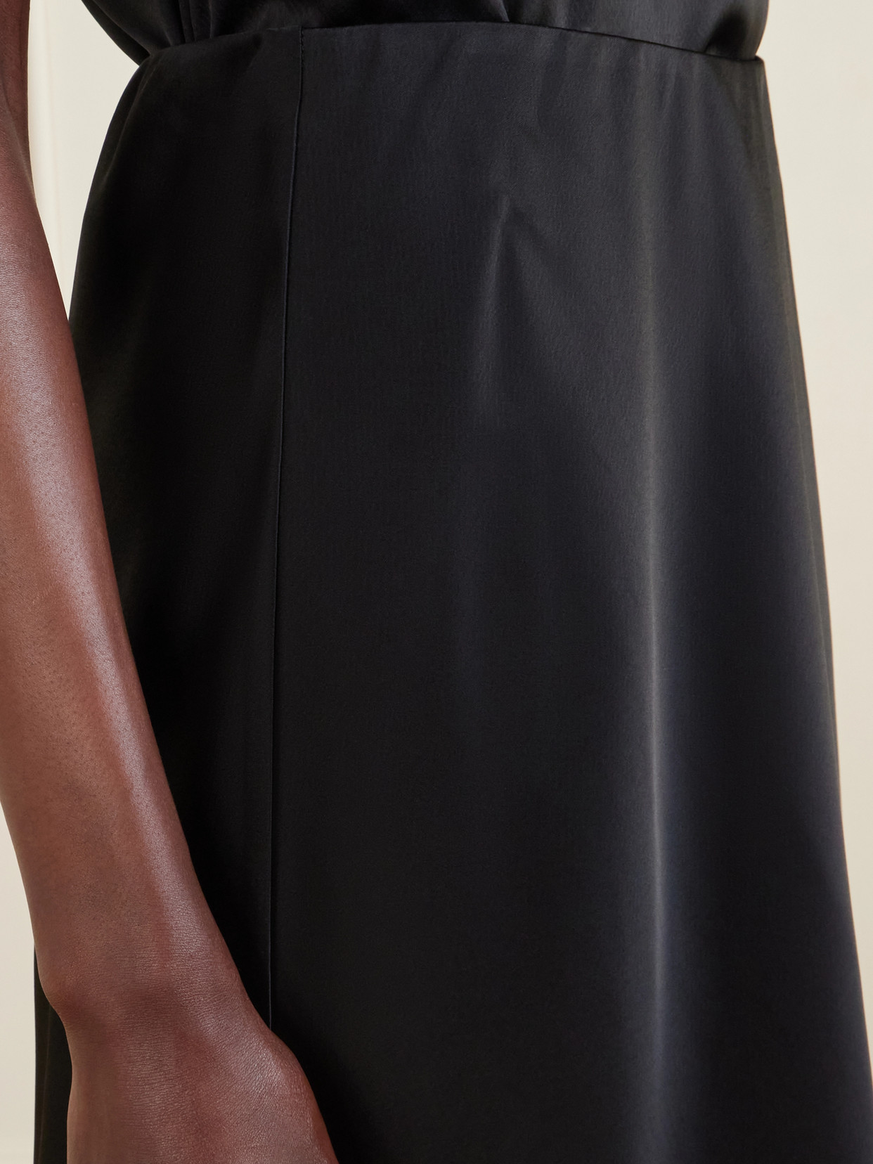 Barb Midi