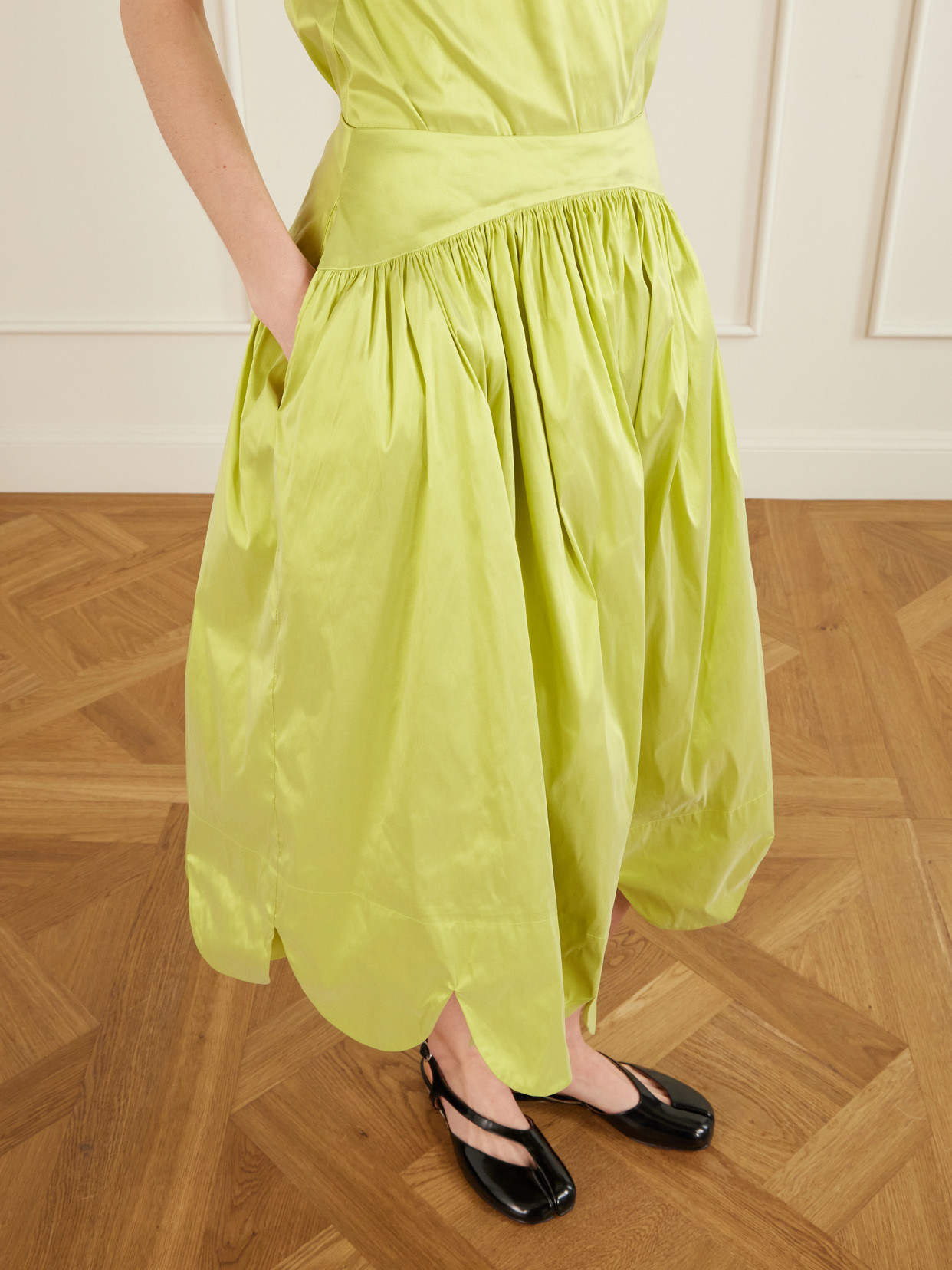 Petal Hem Basque Midi