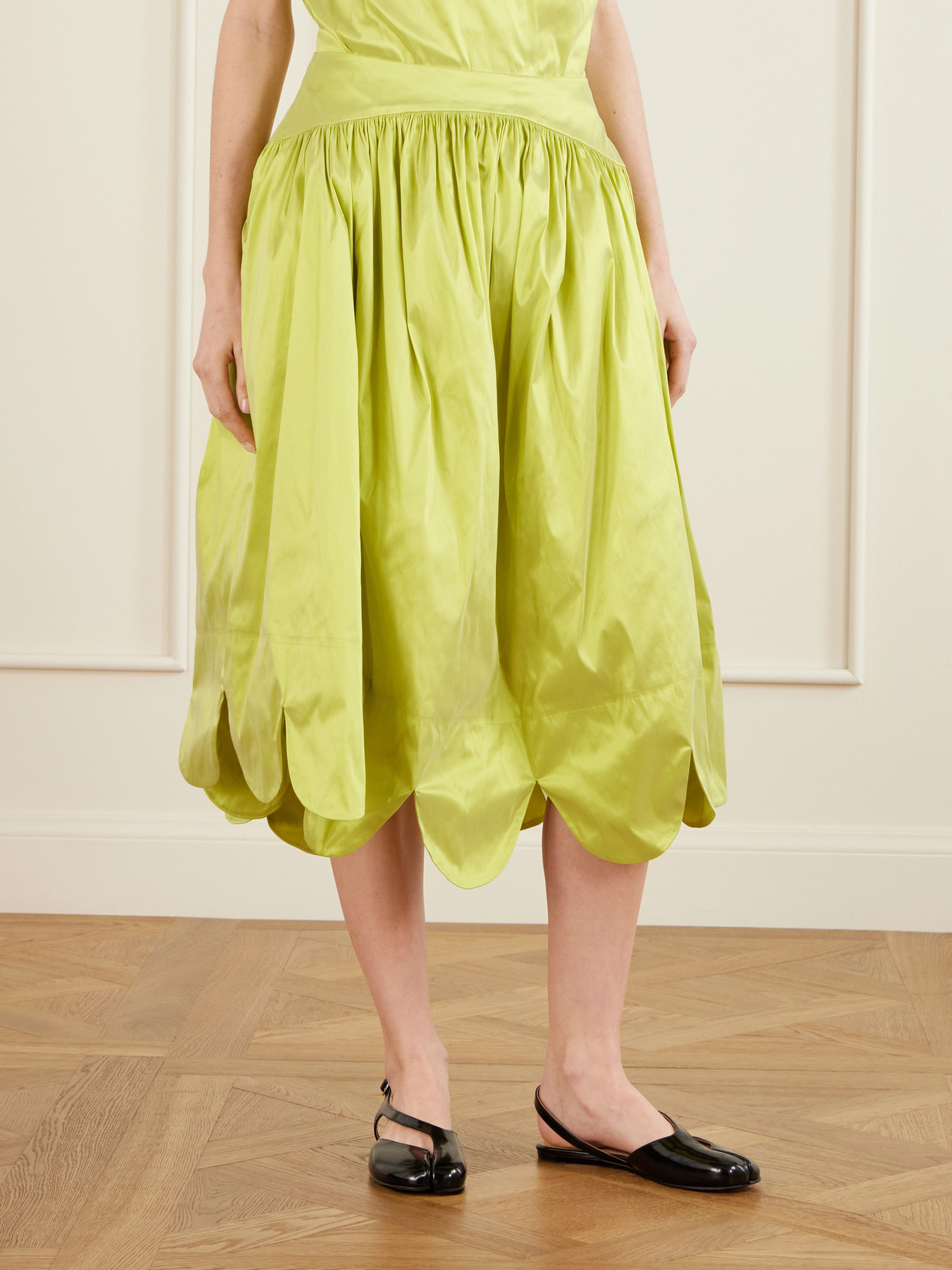 Petal Hem Basque Midi