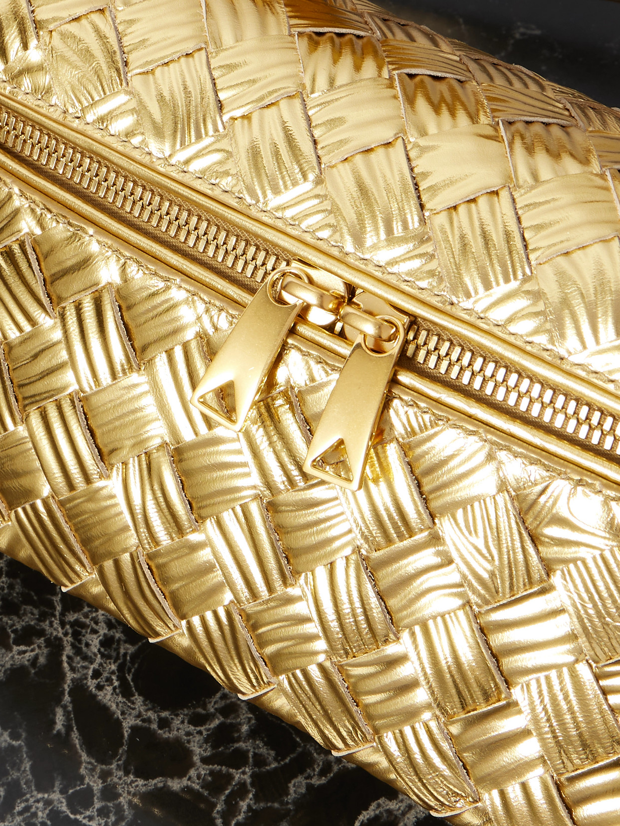 Bottega Veneta Intrecciato Metallic Leather Shoulder Bag In Gold