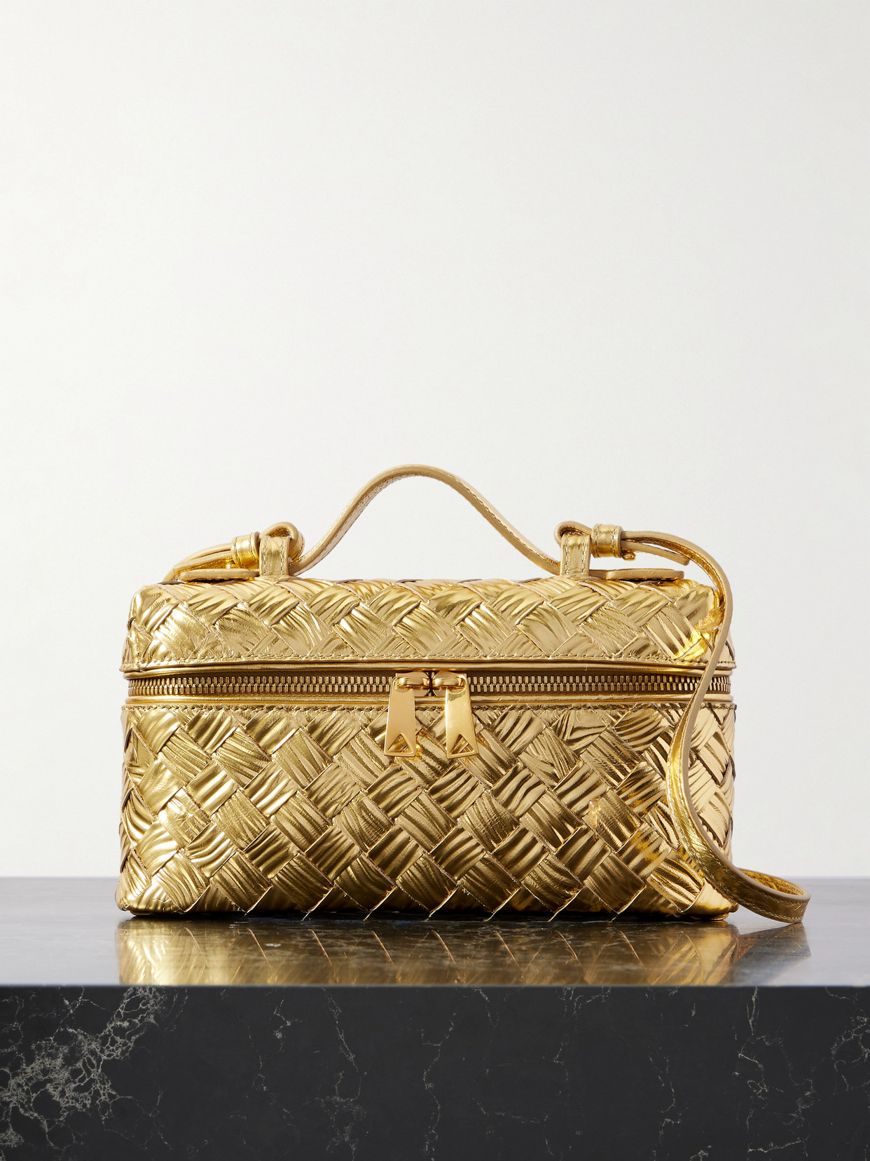 Bottega Veneta Intrecciato Metallic Leather Shoulder Bag In Gold