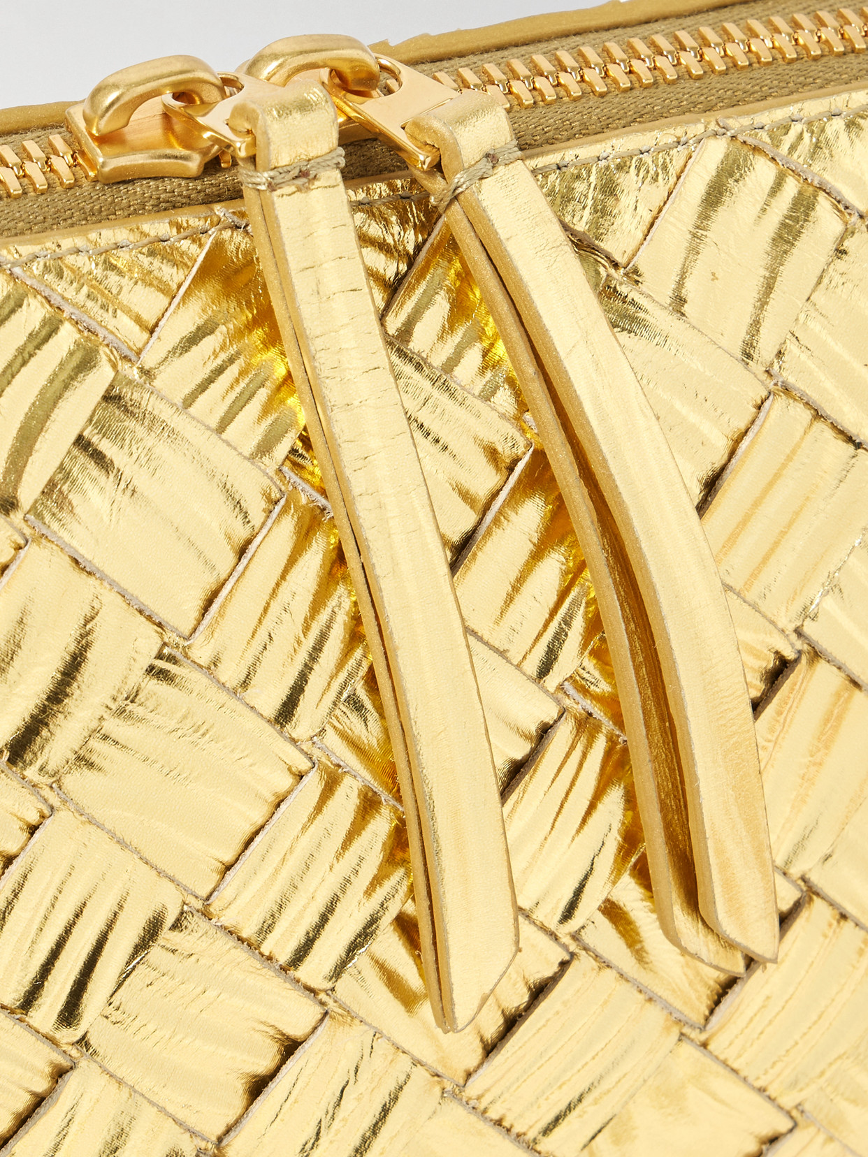 Bottega Veneta Intrecciato Metallic Textured-leather Pouch In Gold