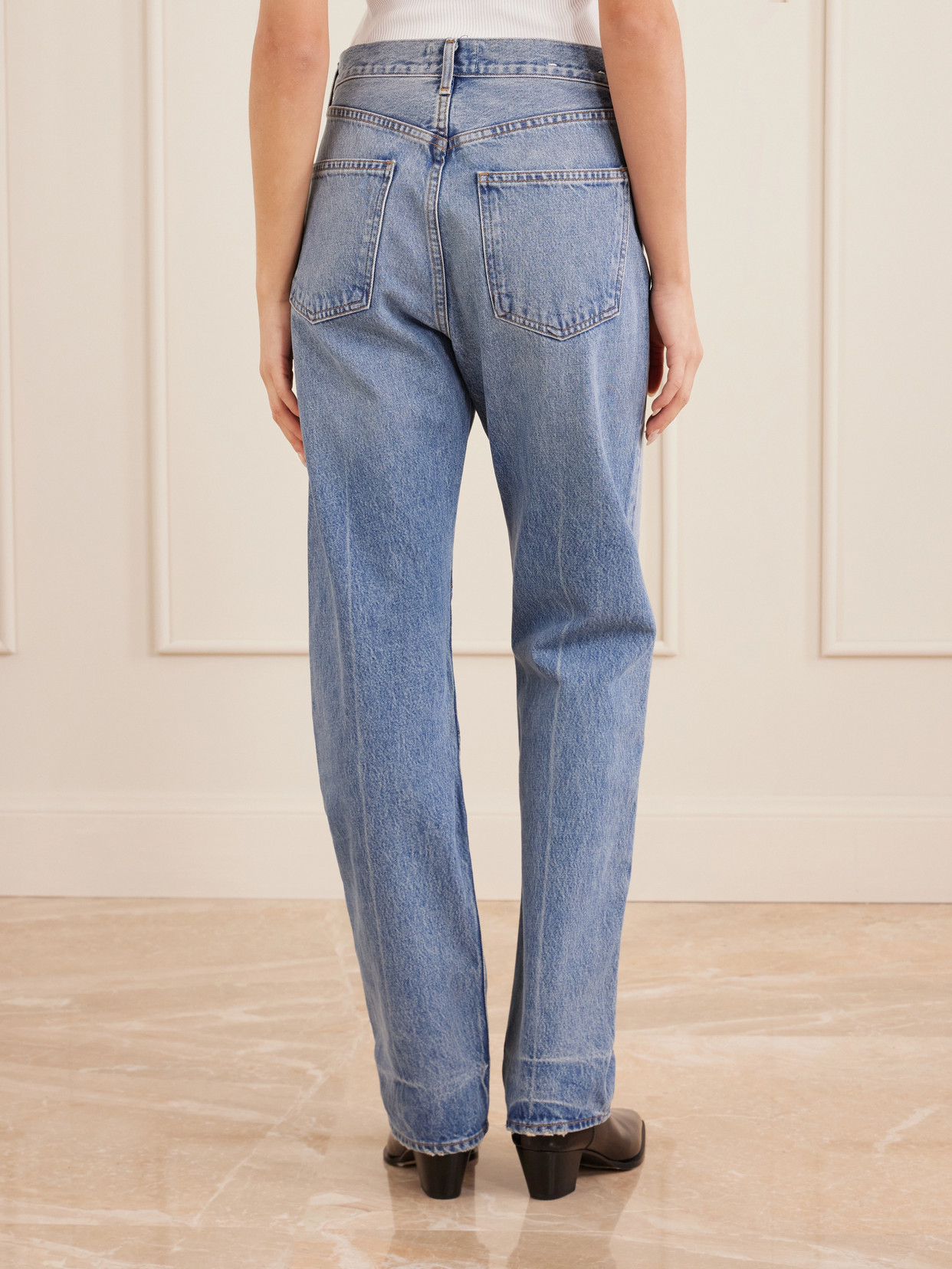 90S Mid-Rise Straight-Leg Jeans