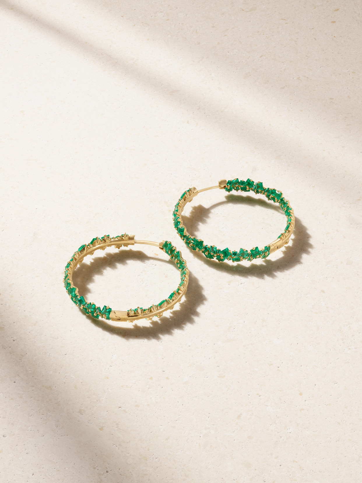 Suzanne Kalan 18-karat Gold Emerald Hoop Earrings In Multi