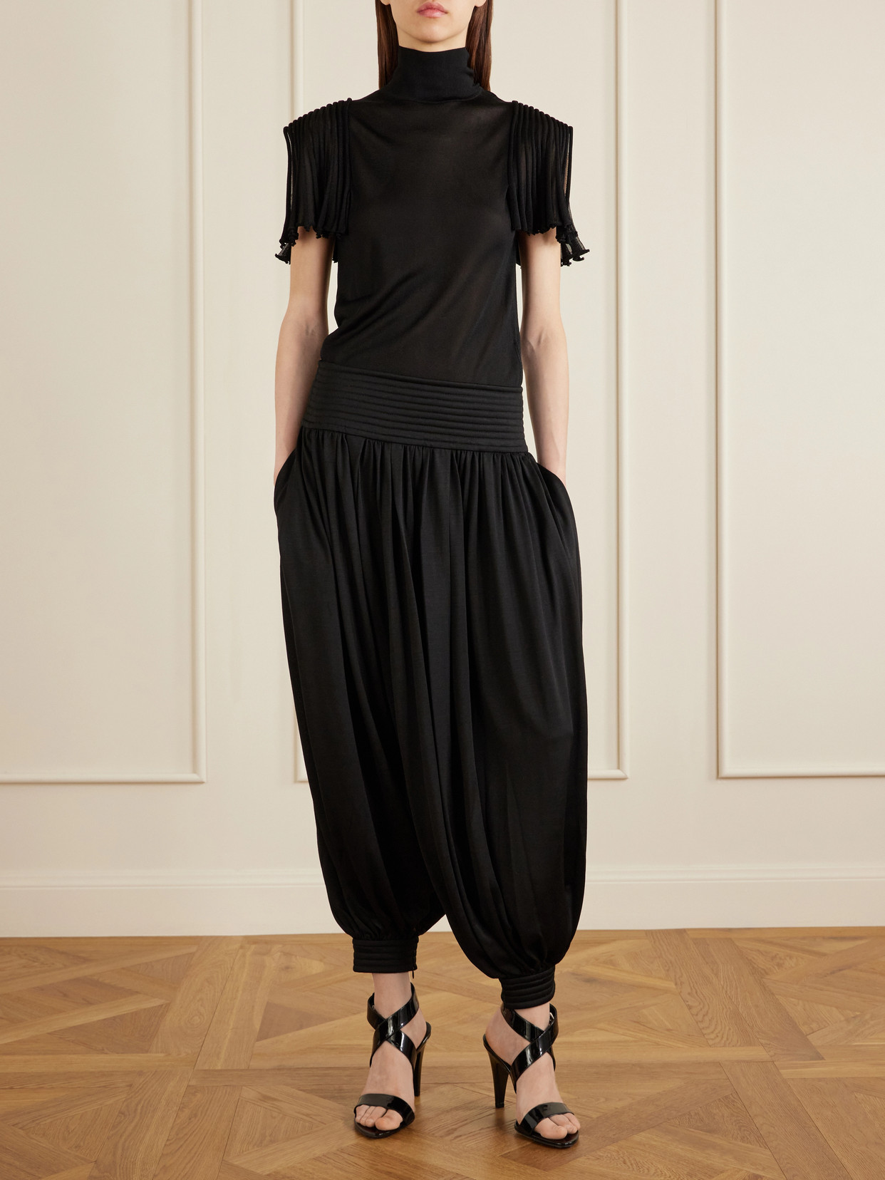 Alaïa Leaf-godet Top In Black