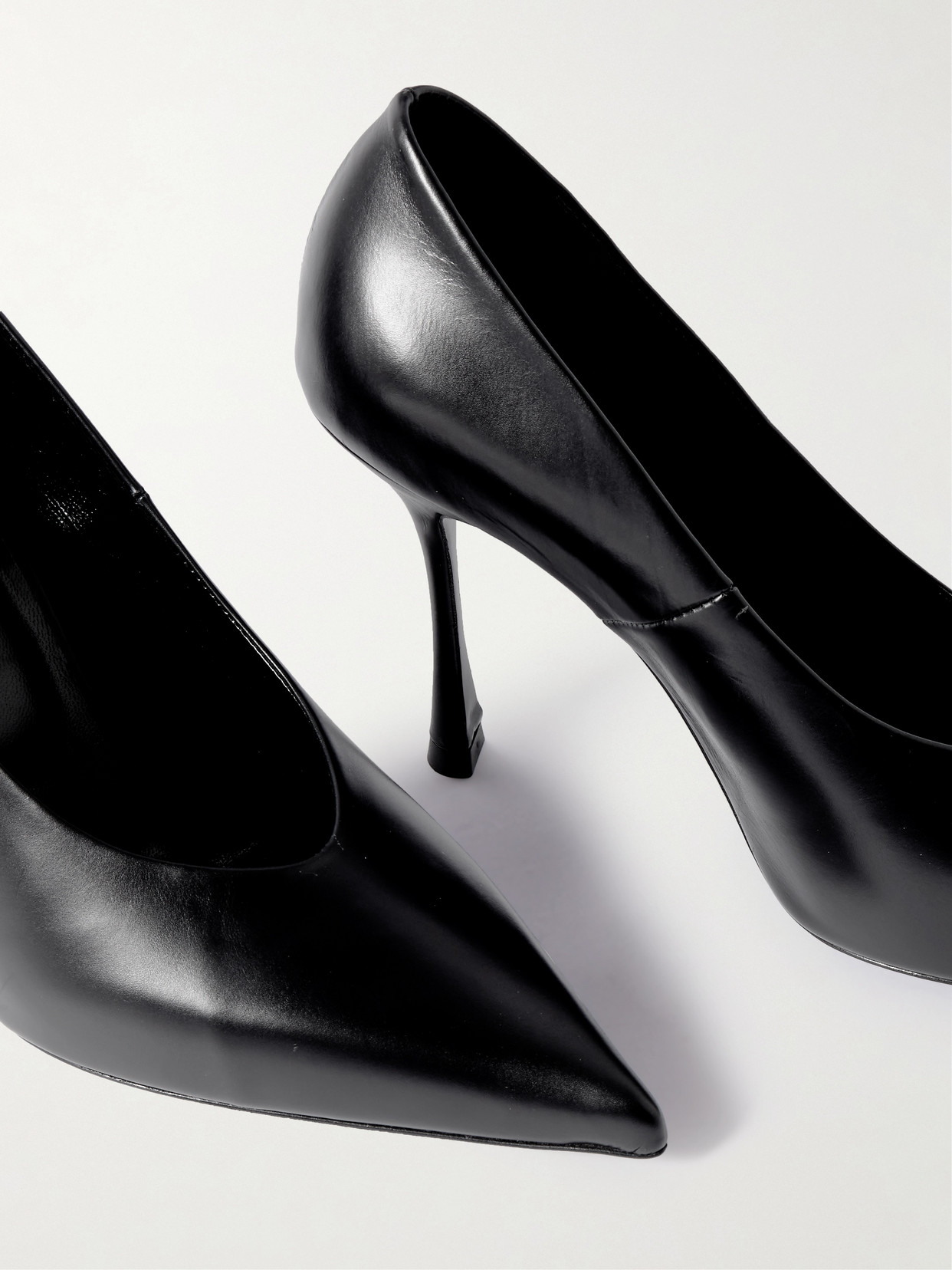 Kiss Pumps